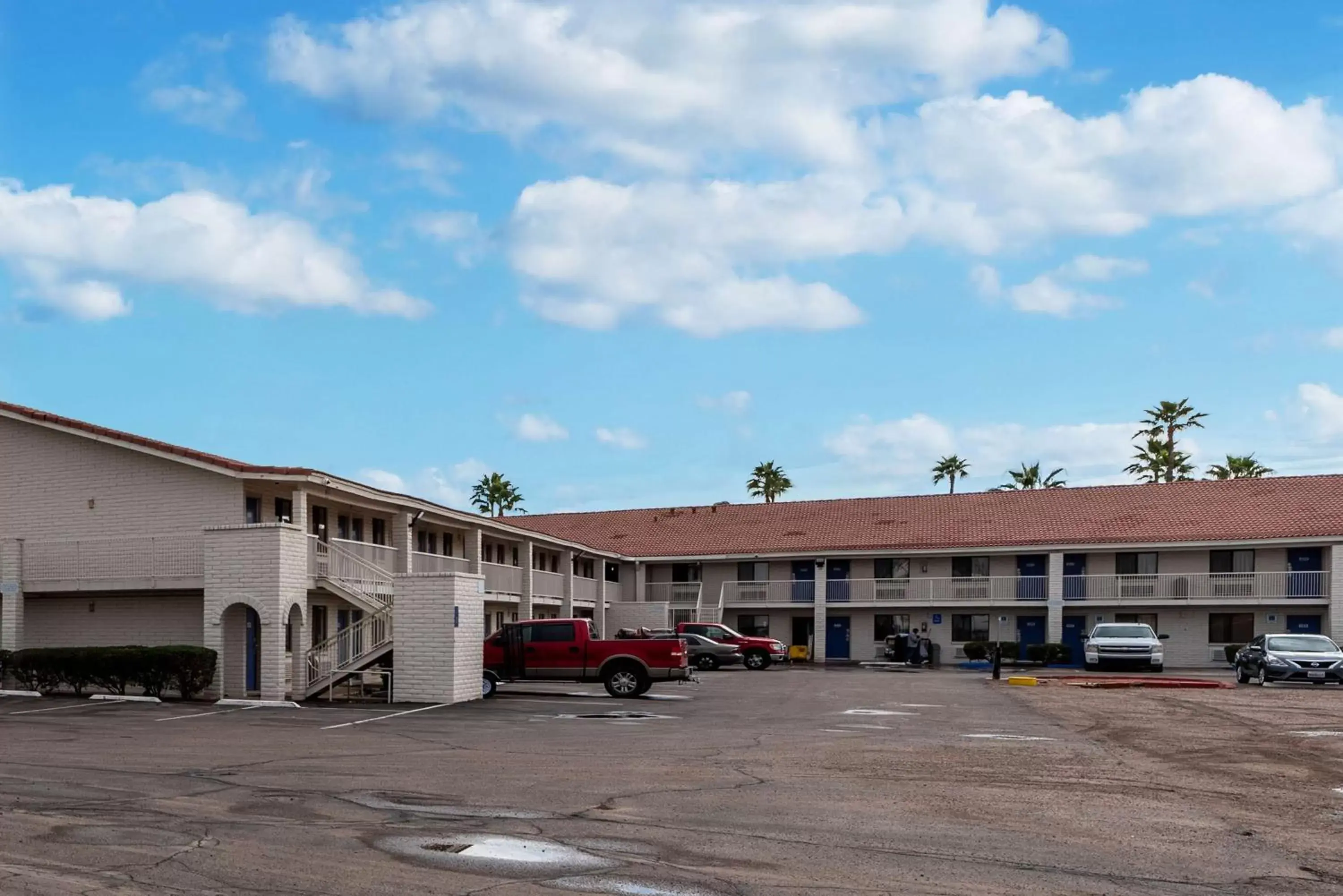 Property Building in Motel 6-Eloy, AZ - Casa Grande