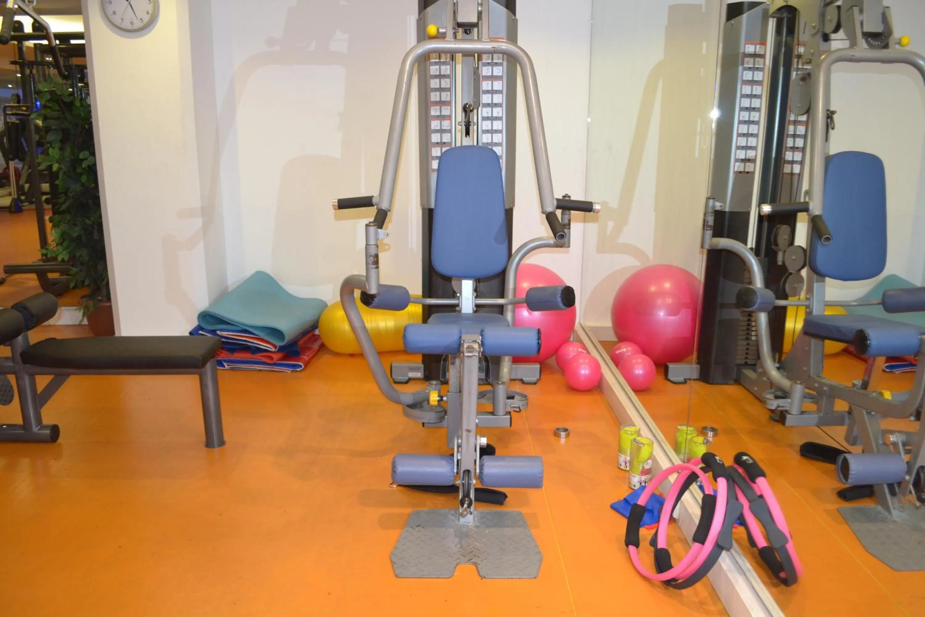 Fitness centre/facilities in Bilek Istanbul Hotel