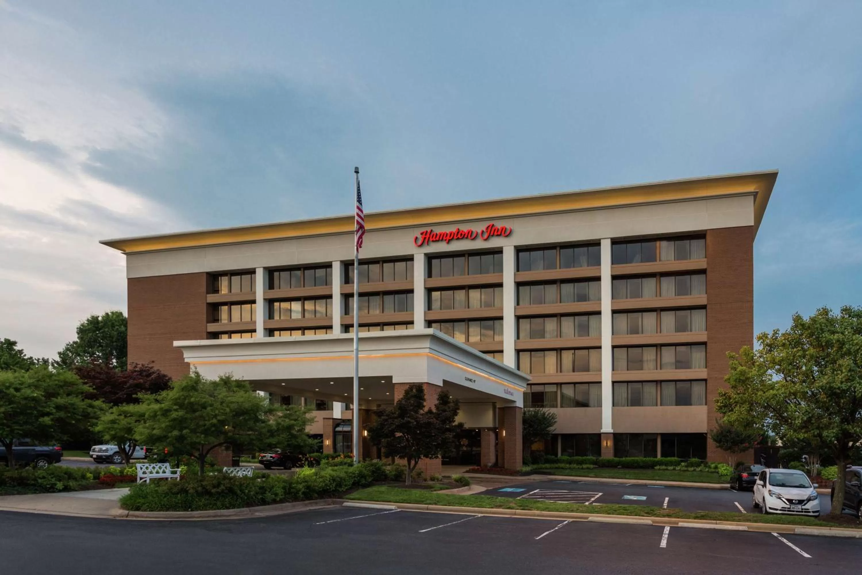 Property building in Hampton Inn Manassas