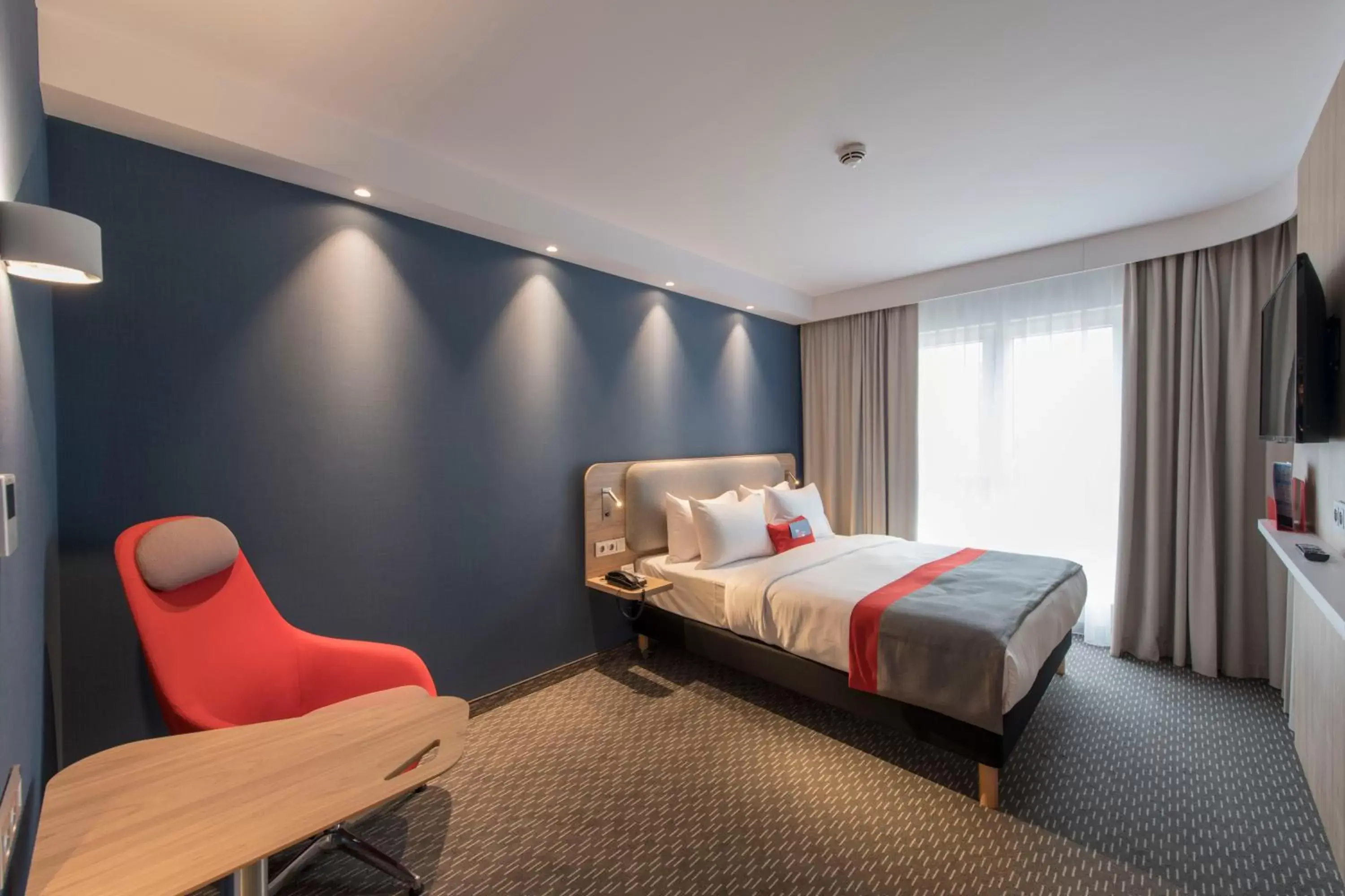 Bed in Holiday Inn Express Warsaw - Mokotow, an IHG Hotel