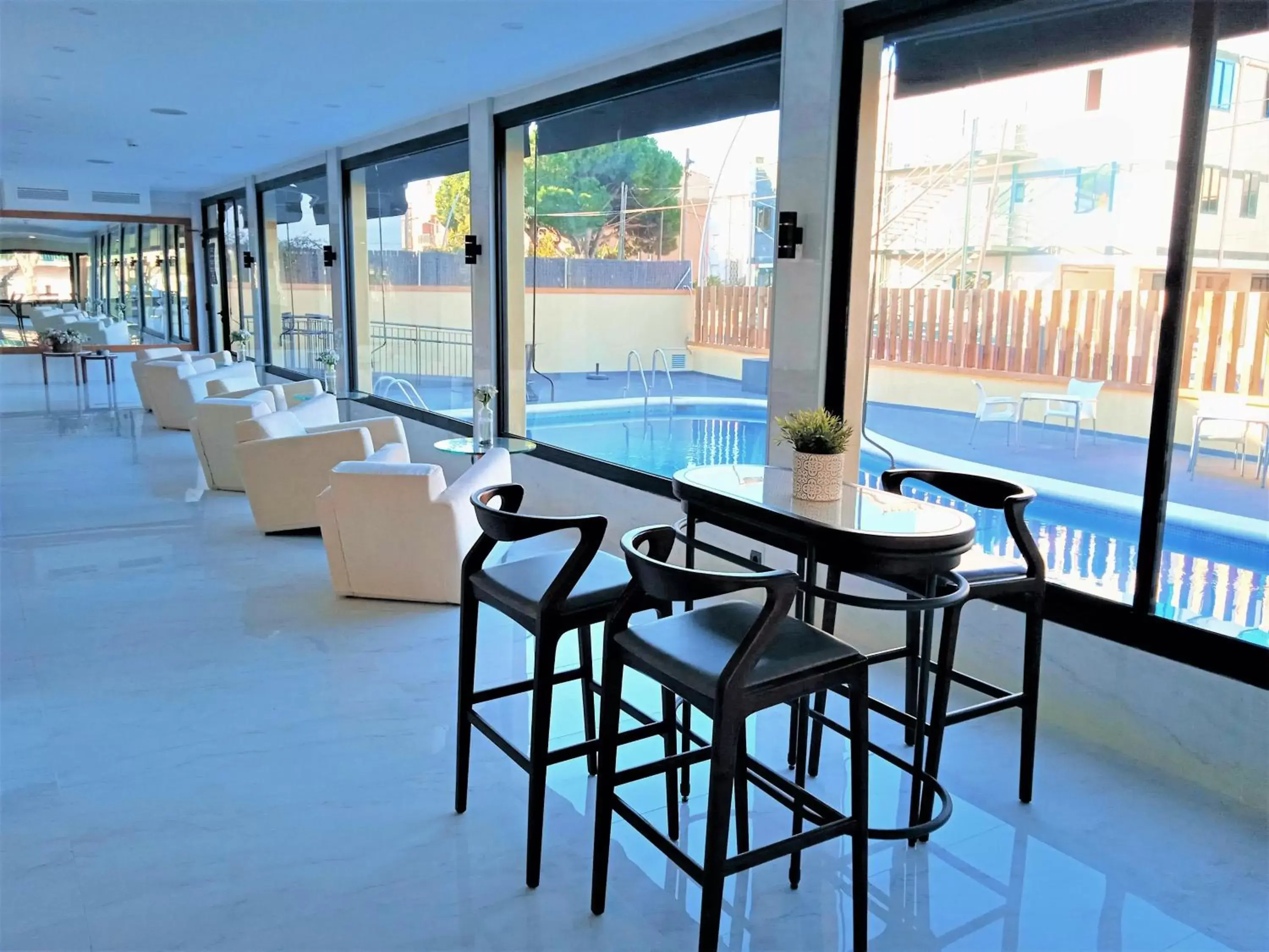 Lounge or bar, Pool View in Hotel 153