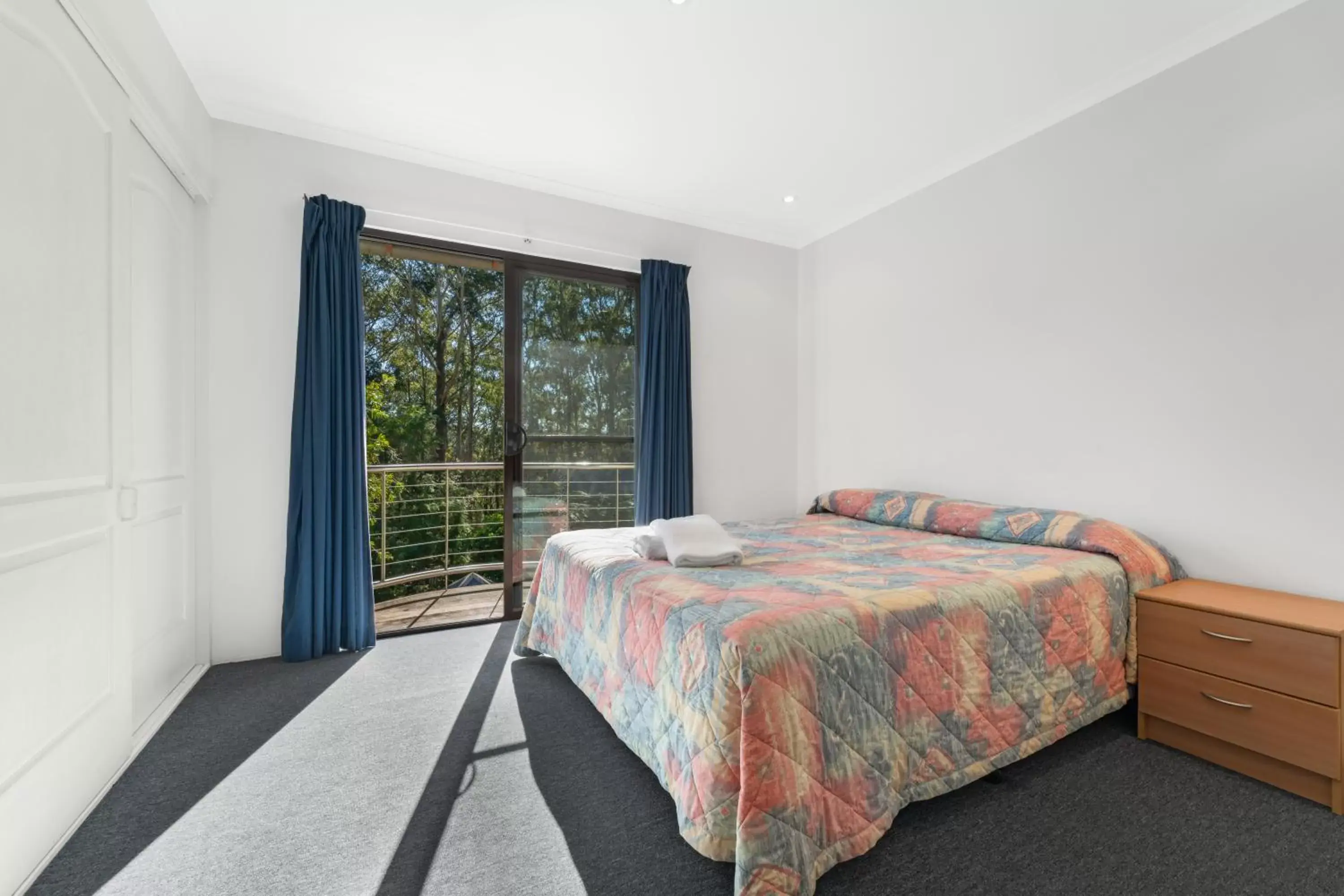 Bedroom, Bed in Avoca Beach Hotel