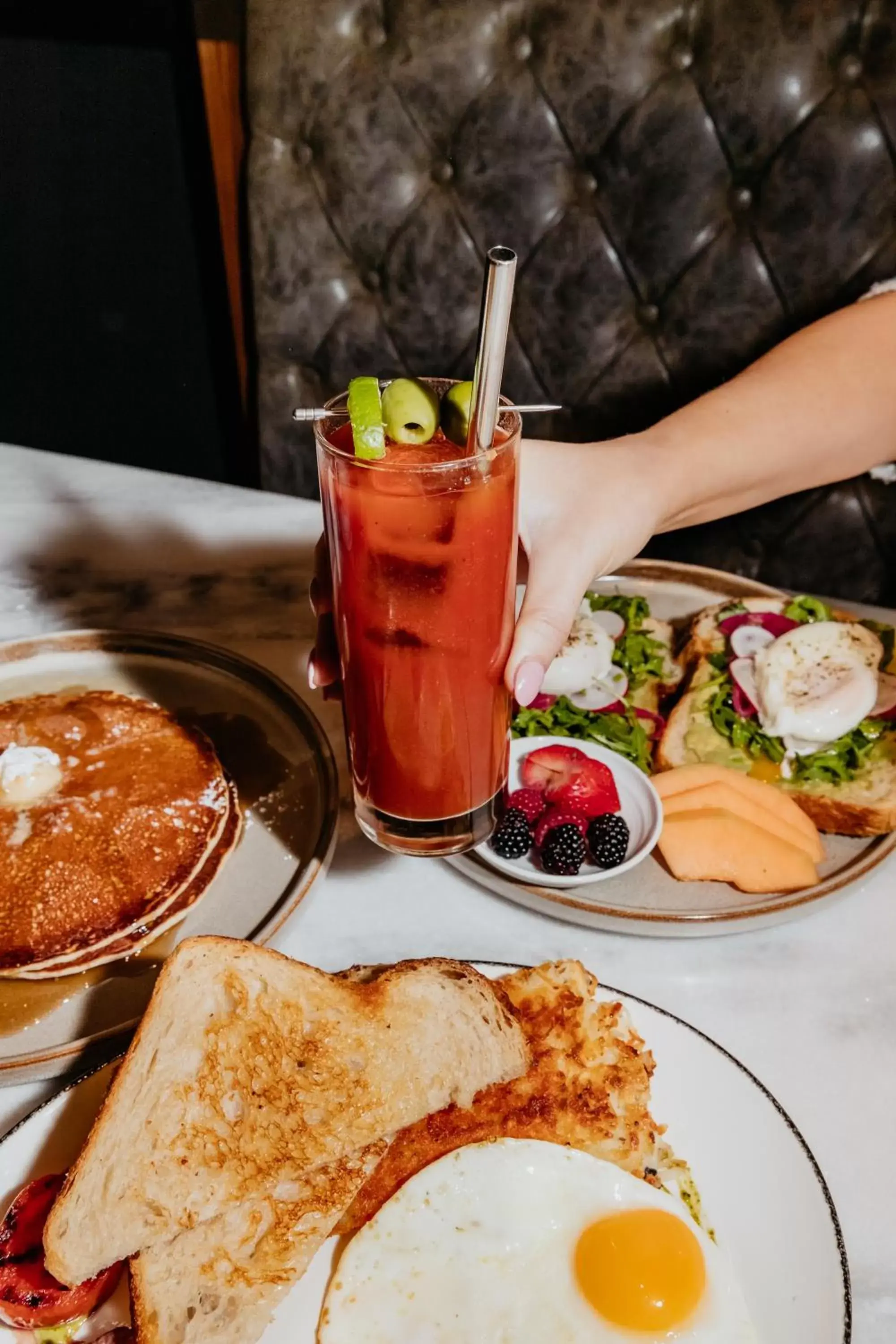 Breakfast in Hotel Fort Des Moines, Curio Collection By Hilton