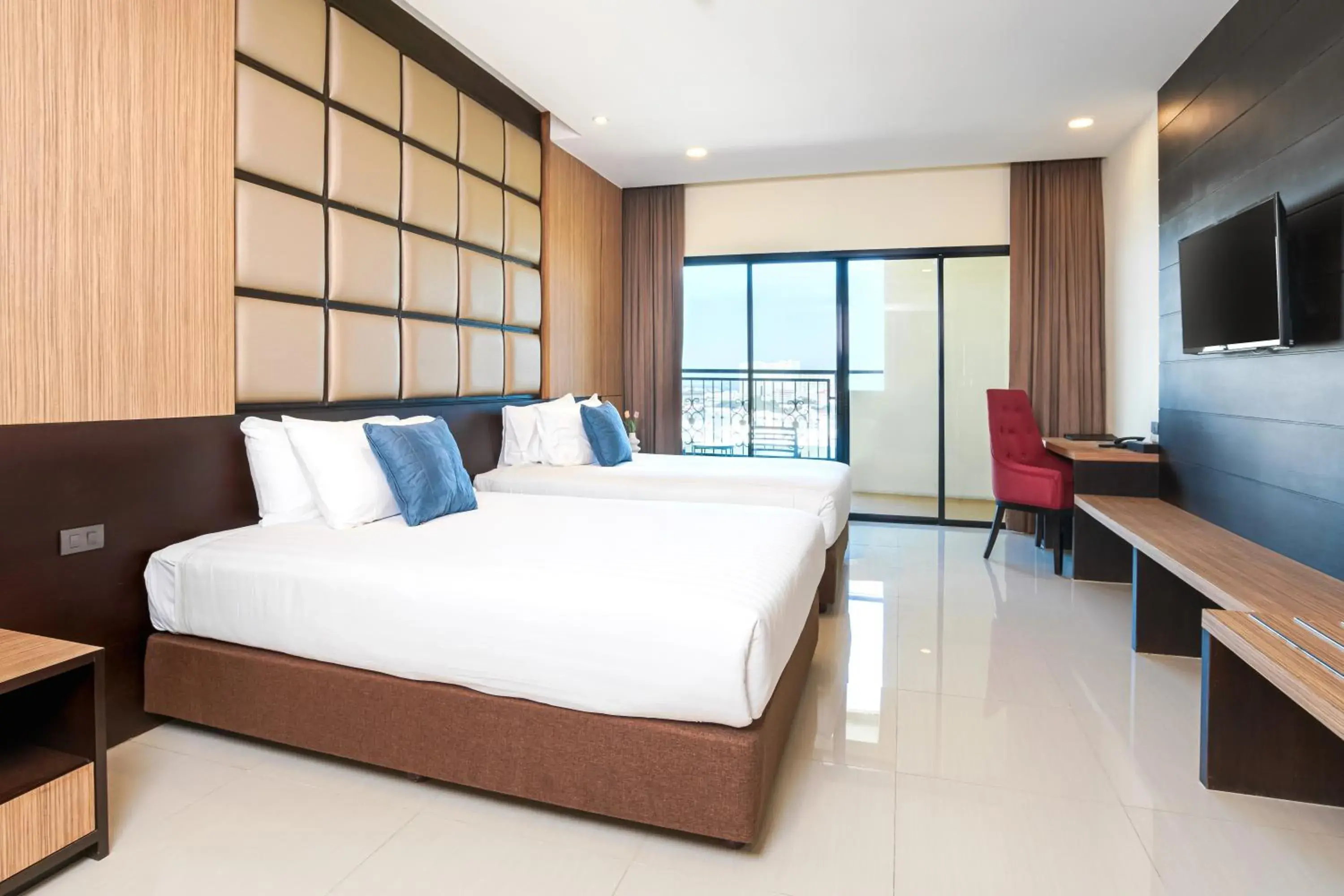 Living room, Bed in Grand Palazzo Hotel - SHA Extra Plus Living room, Bed in Grand Palazzo Hotel - SHA Extra Plus