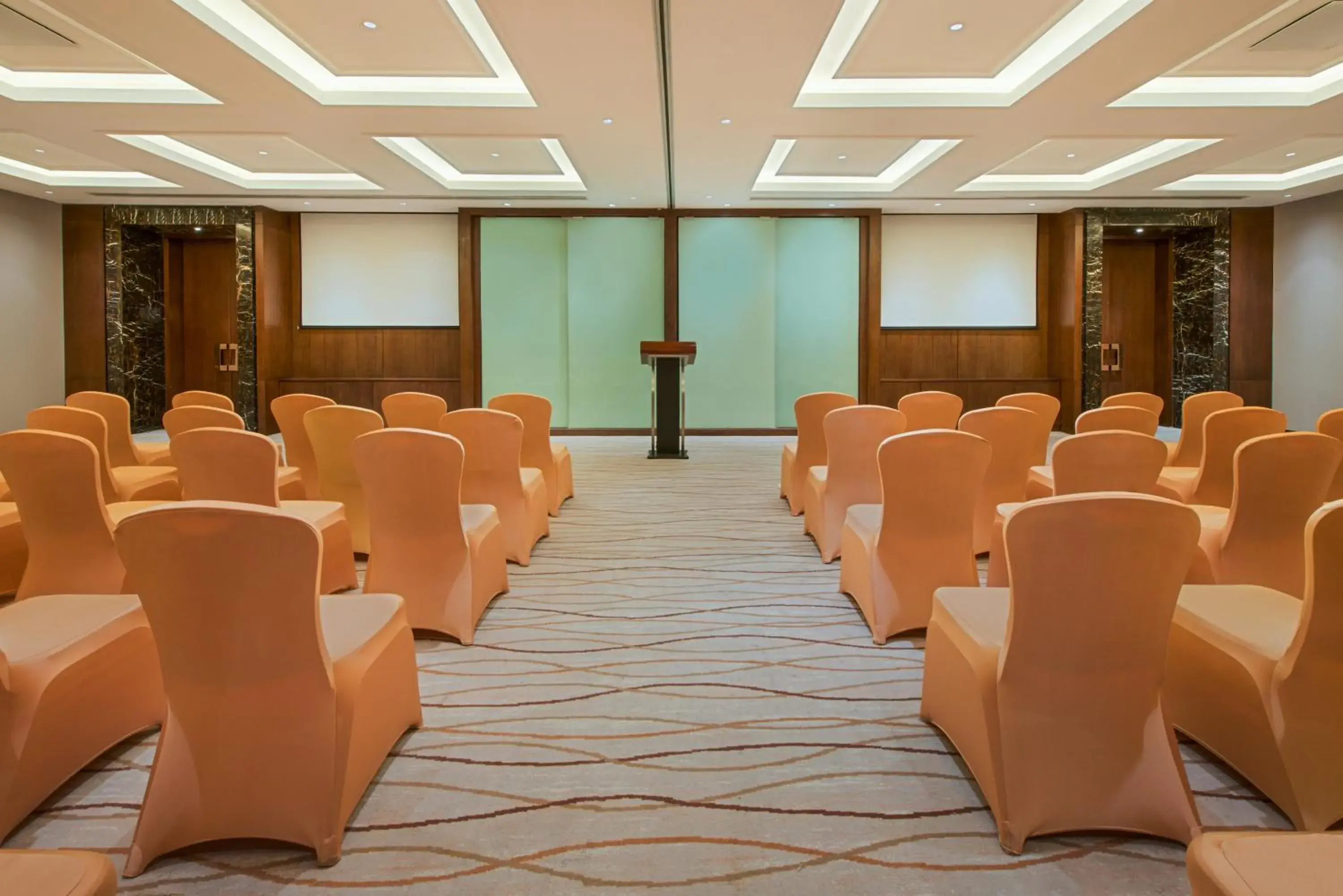 Meeting/conference room, Business Area/Conference Room in Crowne Plaza Shanghai Noah Square, an IHG Hotel