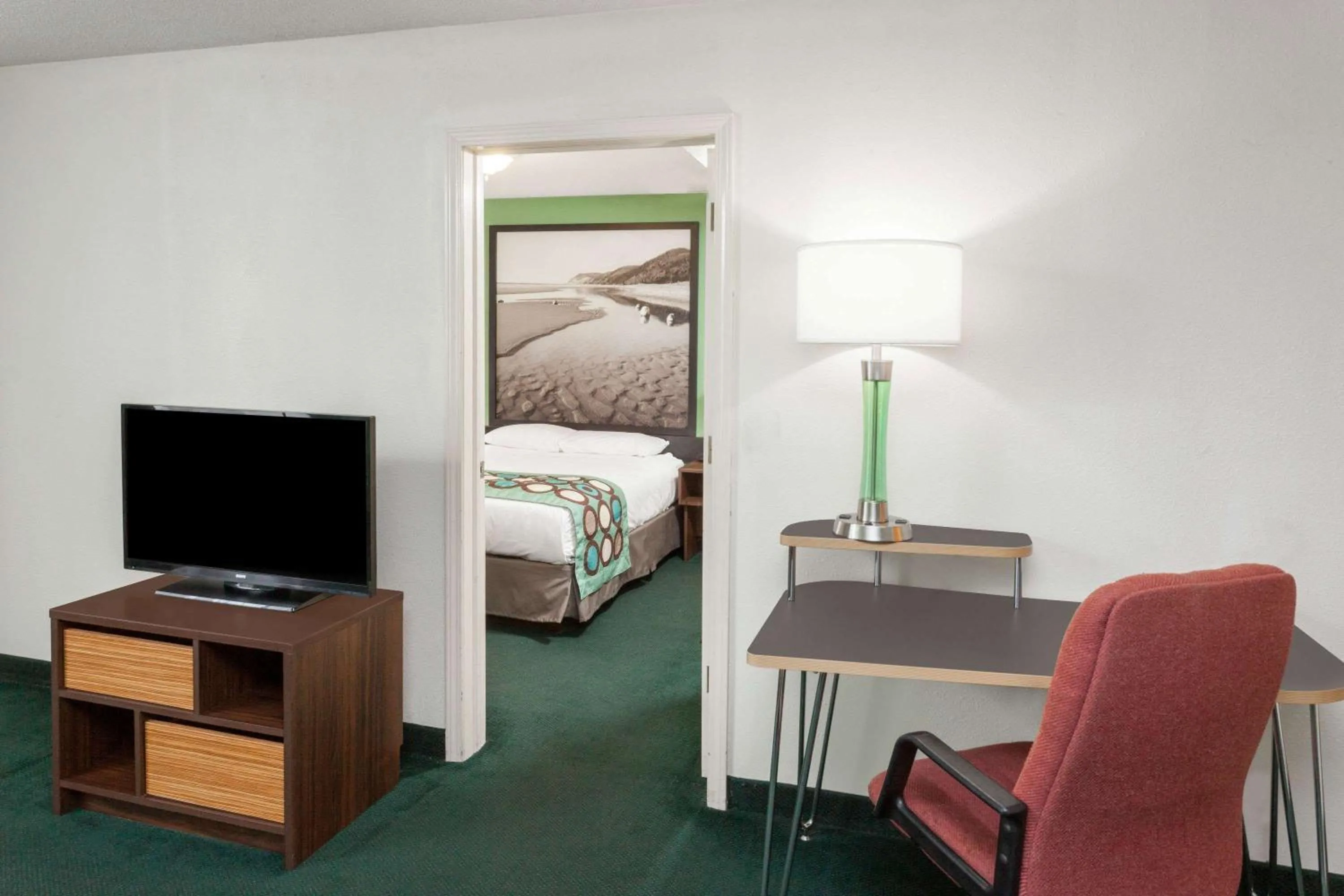 Photo of the whole room in Super 8 by Wyndham Stevensville St Joseph