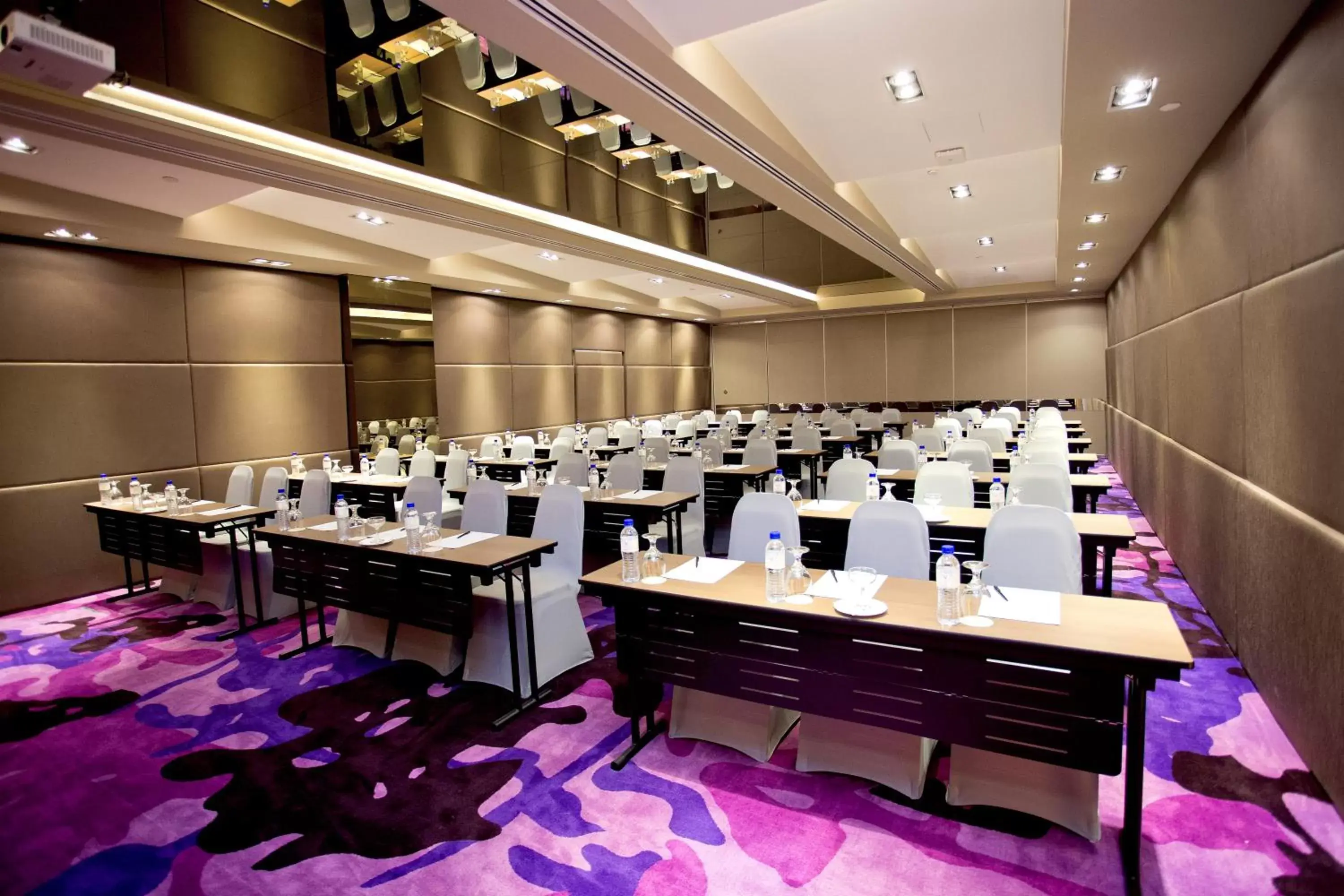 Business facilities, Business Area/Conference Room in Vouk Hotel Suites, Penang