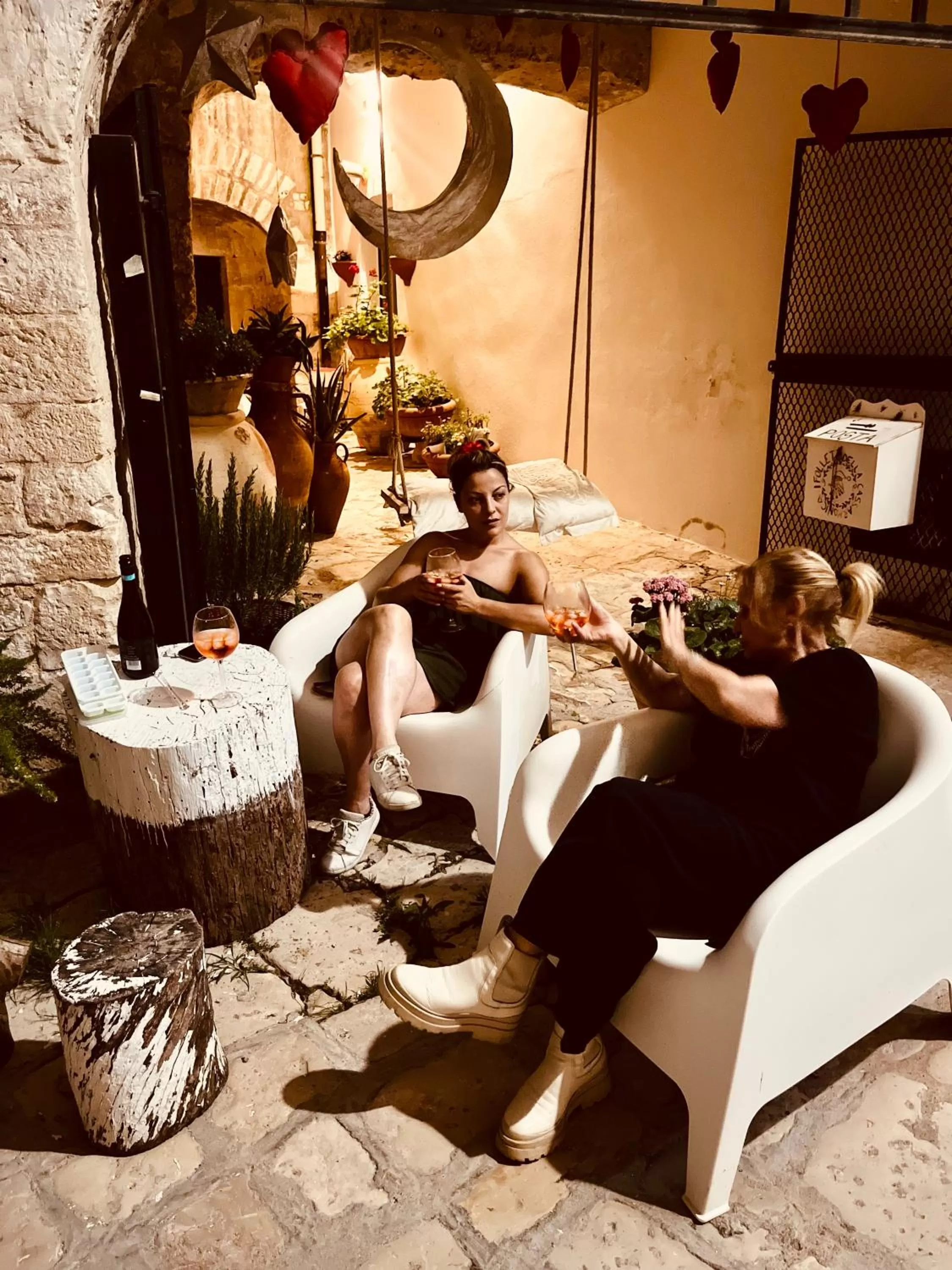 Hydria guest house art gallery