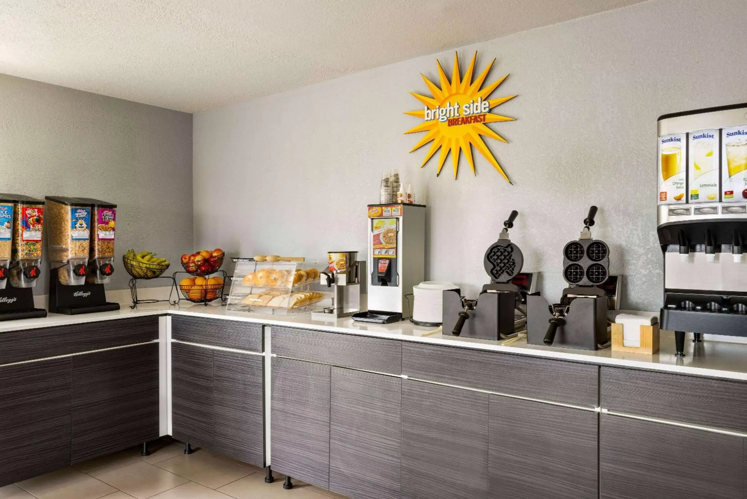 Coffee/tea facilities in La Quinta Inn by Wyndham San Antonio Lackland