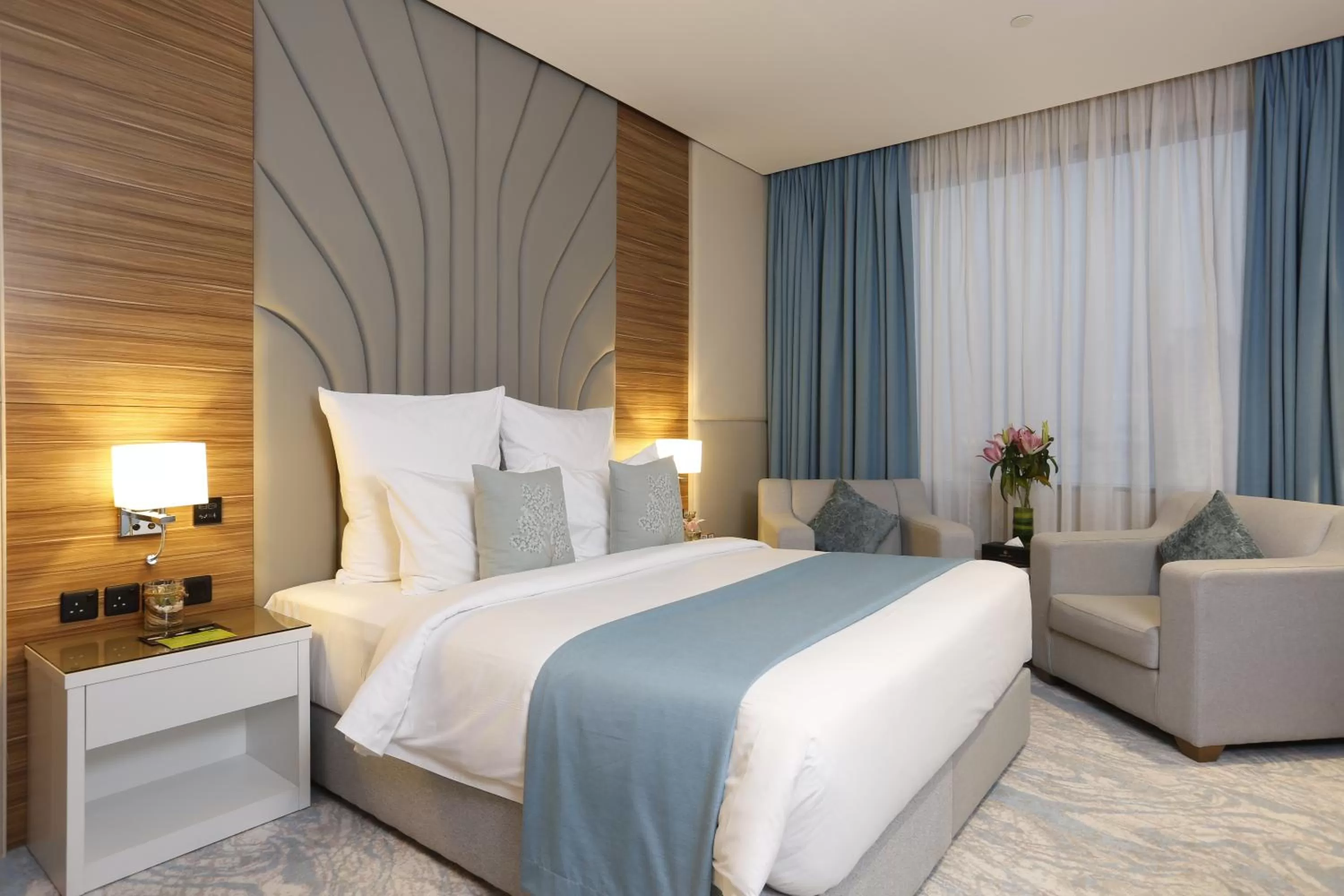 Bed in Cantonal Hotel by Warwick