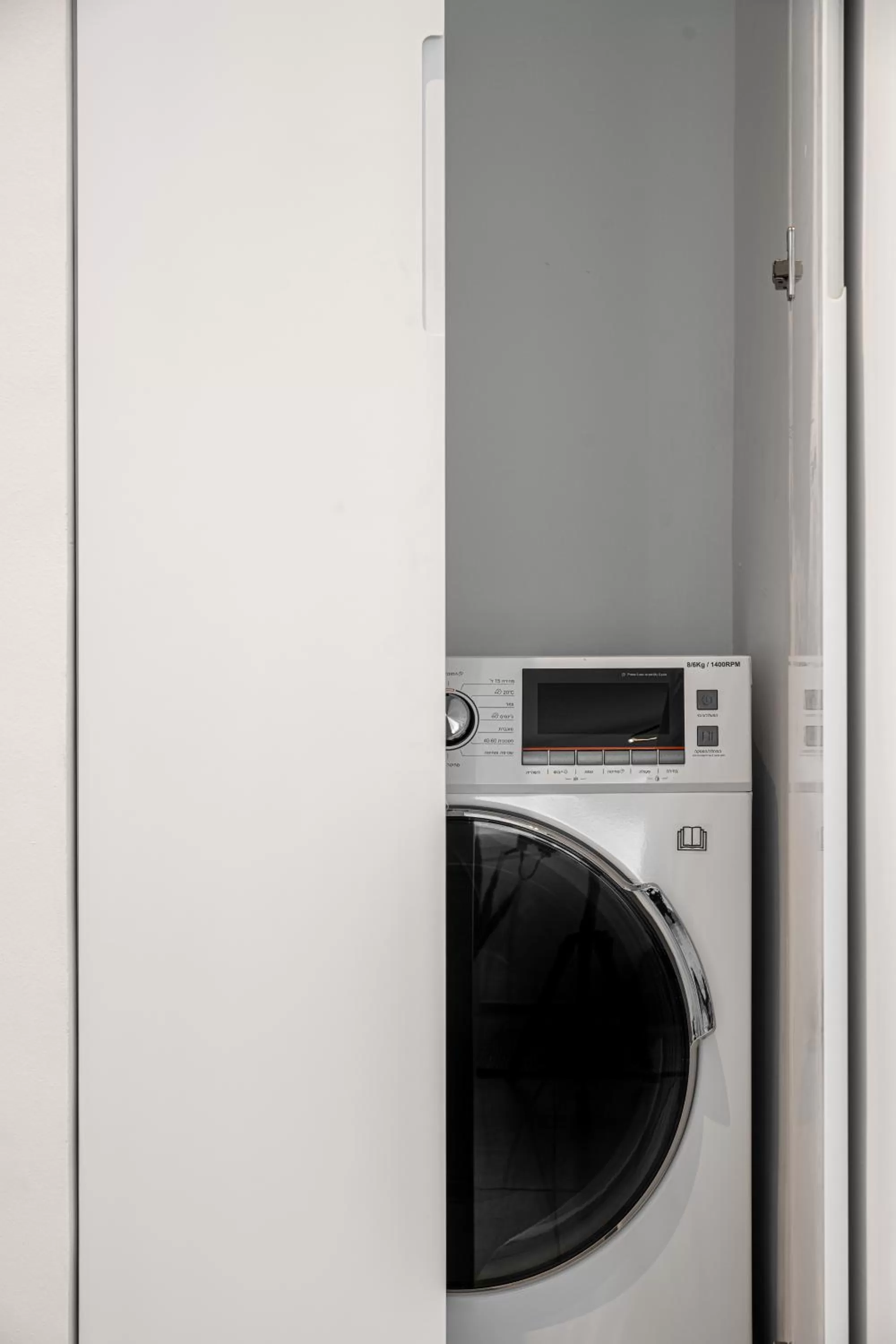 washing machine in Mate GEORGE - By HOMY