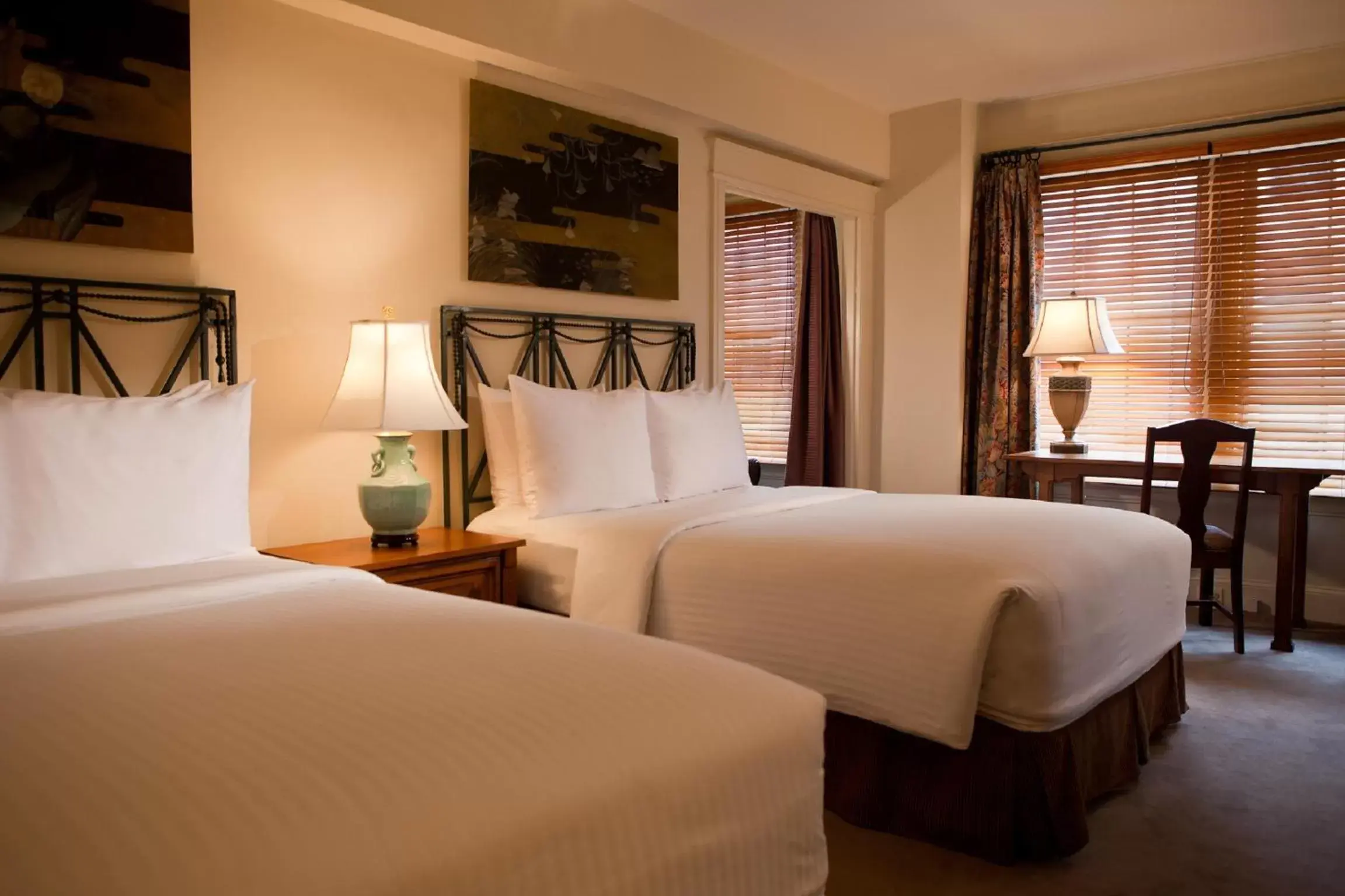 Deluxe Double Room in Hotel Lombardy Deluxe Double Room in Hotel Lombardy