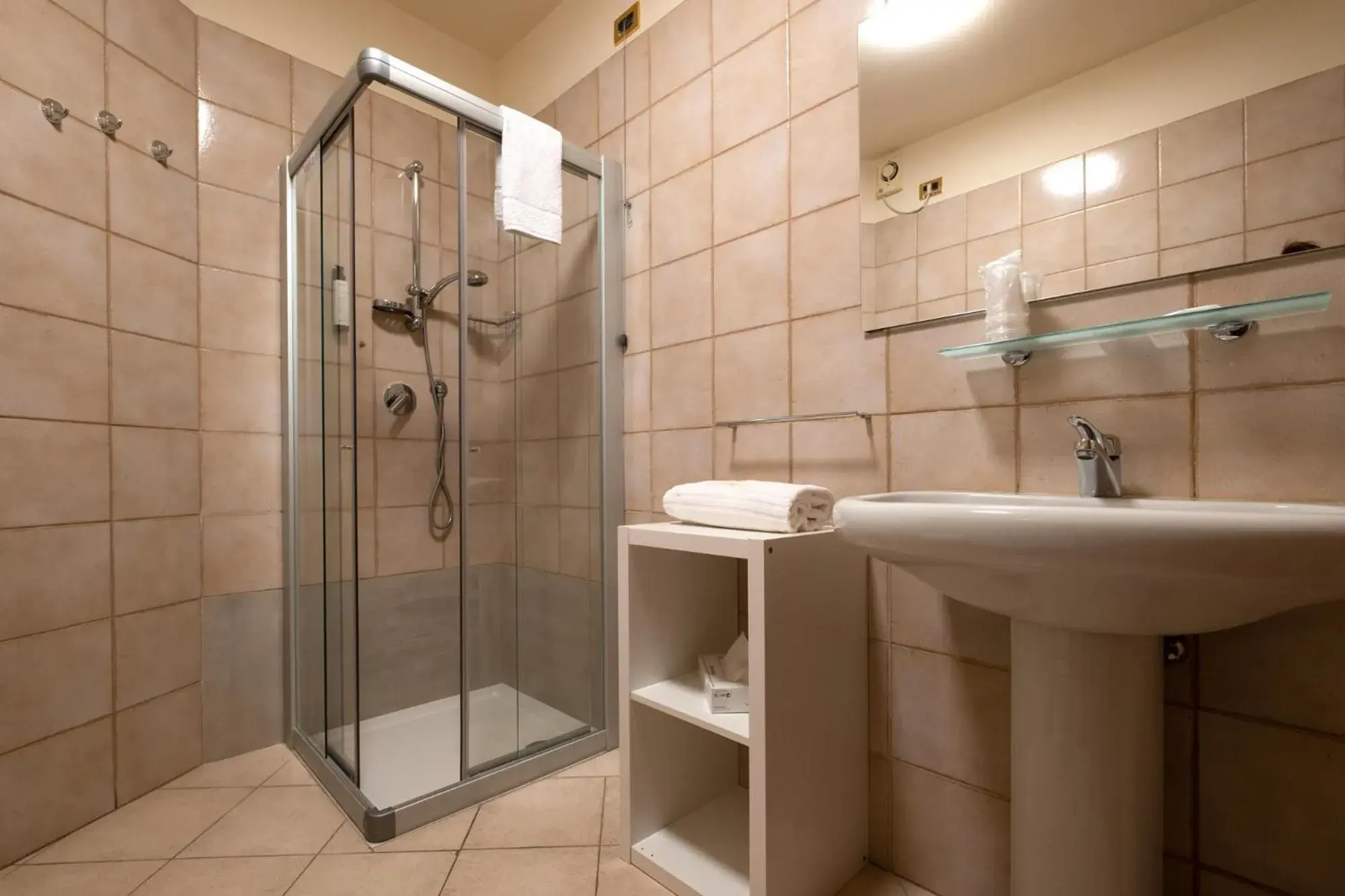 Bathroom in Hotel San Lorenzo