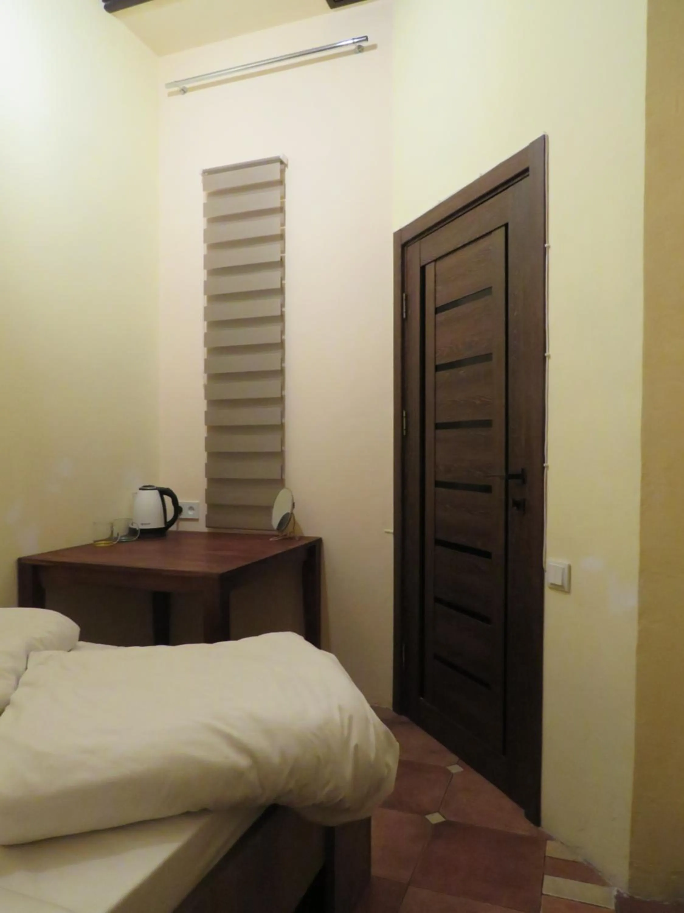 Photo of the whole room, Bed in Hotel Jan & in the very center