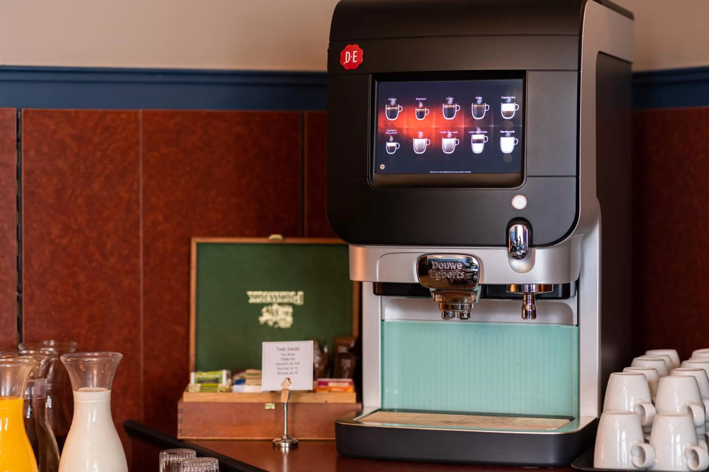 Coffee/tea facilities in Hotel Aalders
