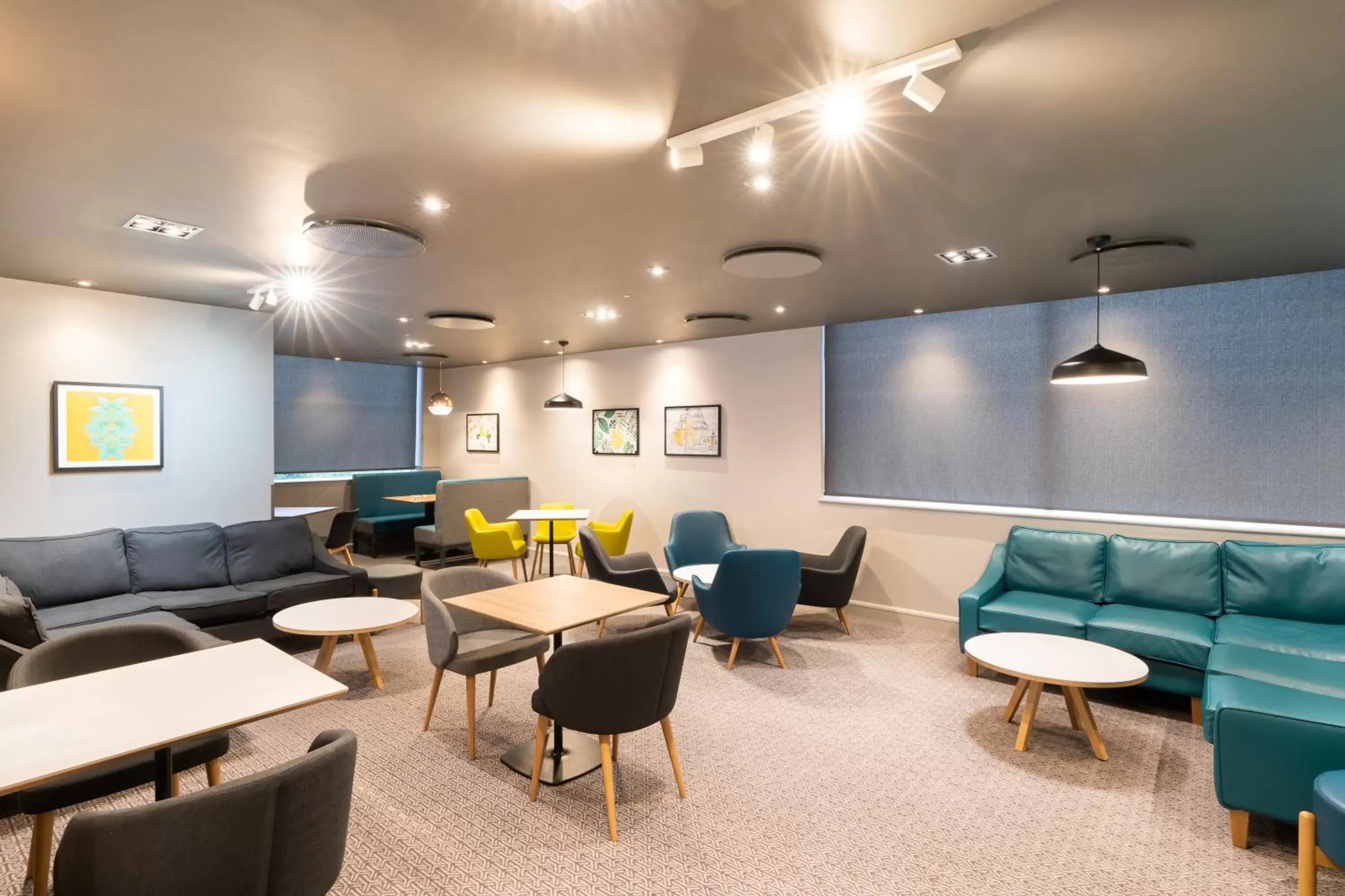 Lobby or reception in Holiday Inn Southampton Eastleigh by IHG Lobby or reception in Holiday Inn Southampton Eastleigh by IHG