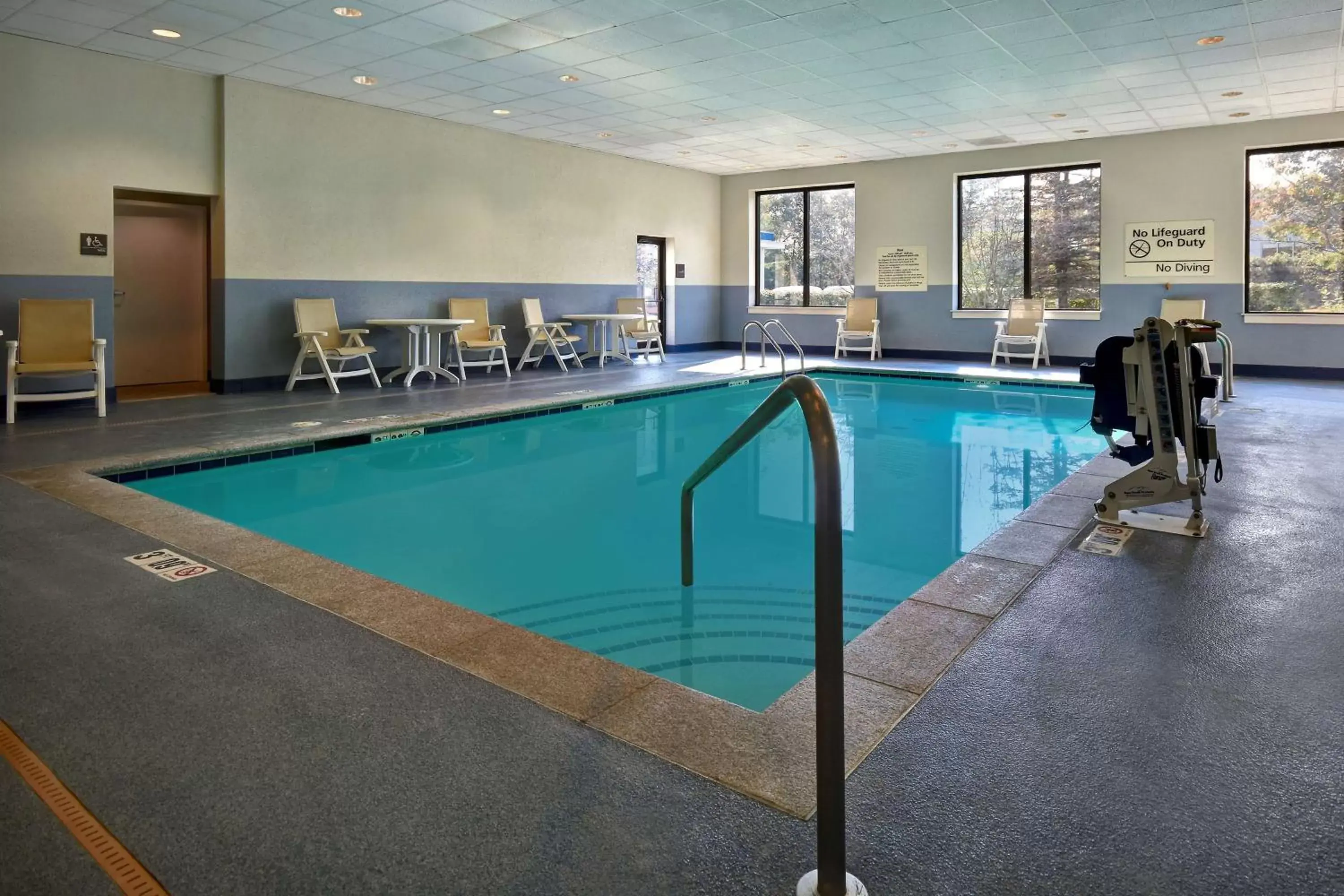 Pool view, Swimming Pool in Hampton Inn White River Junction