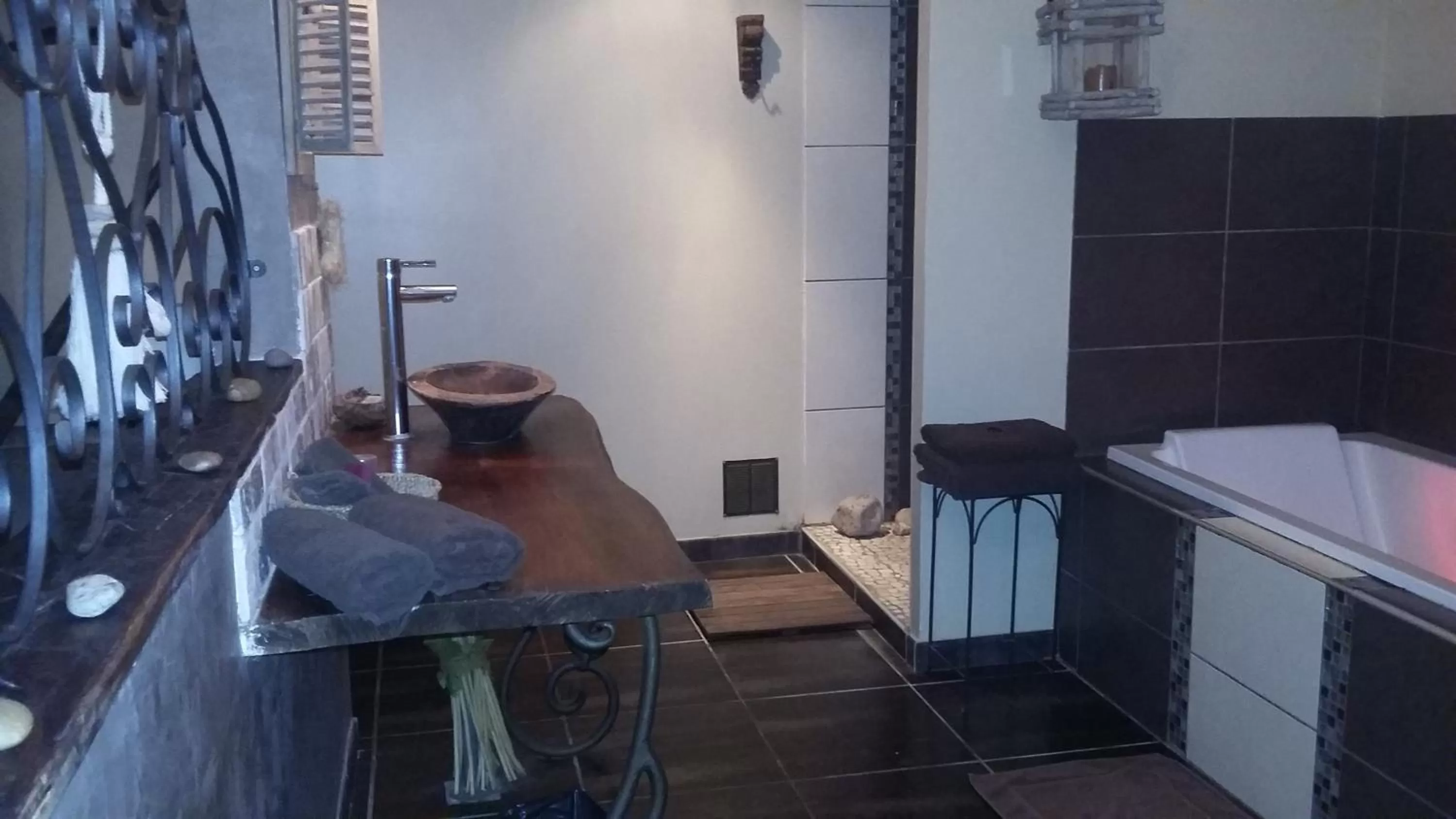 Decorative detail in chambres d hotes ,hotel ,Secret d'une Nuit a vicq prės de onnaing,avec piscine