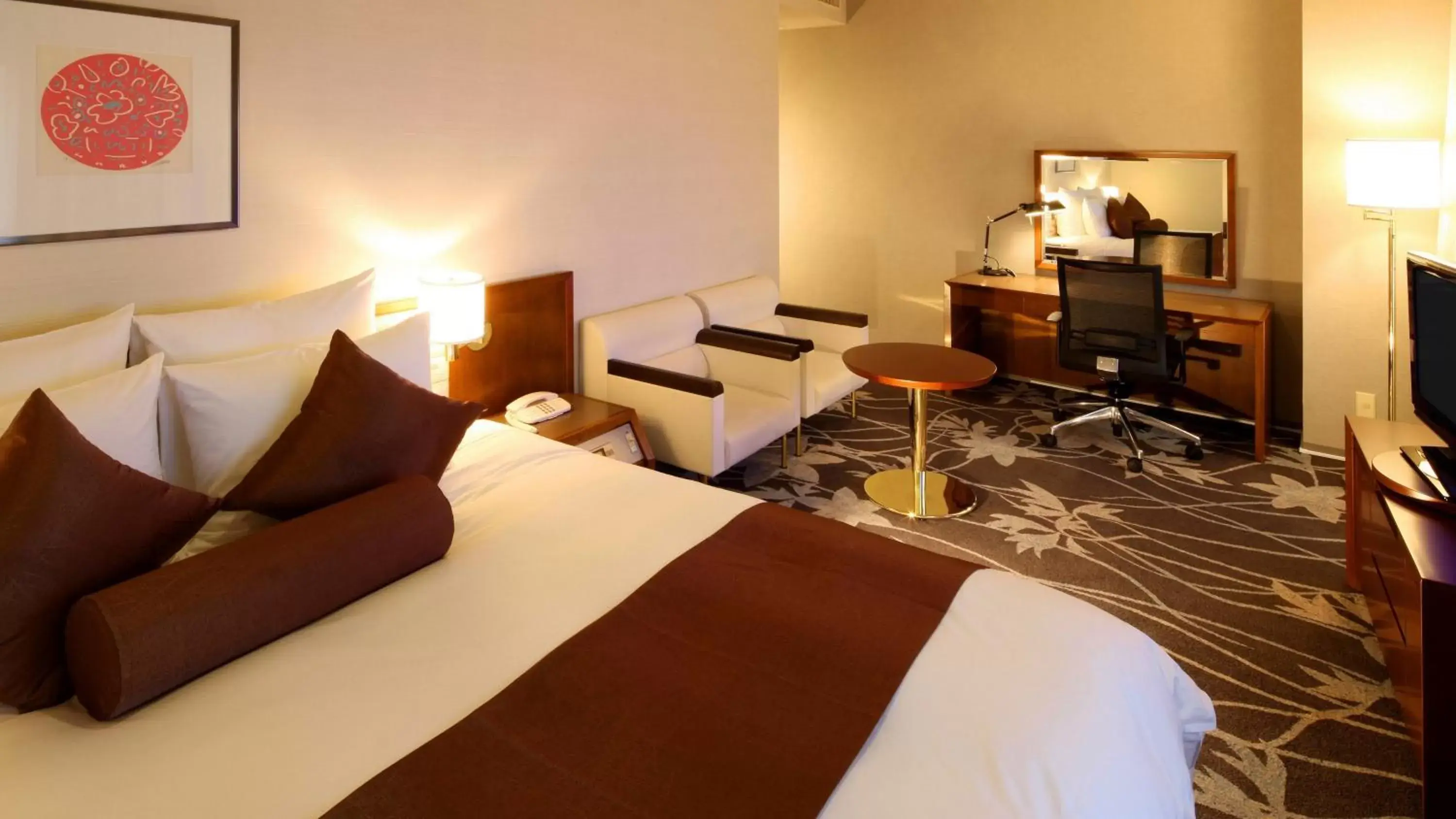 Photo of the whole room, Bed in ANA Crowne Plaza Niigata, an IHG Hotel