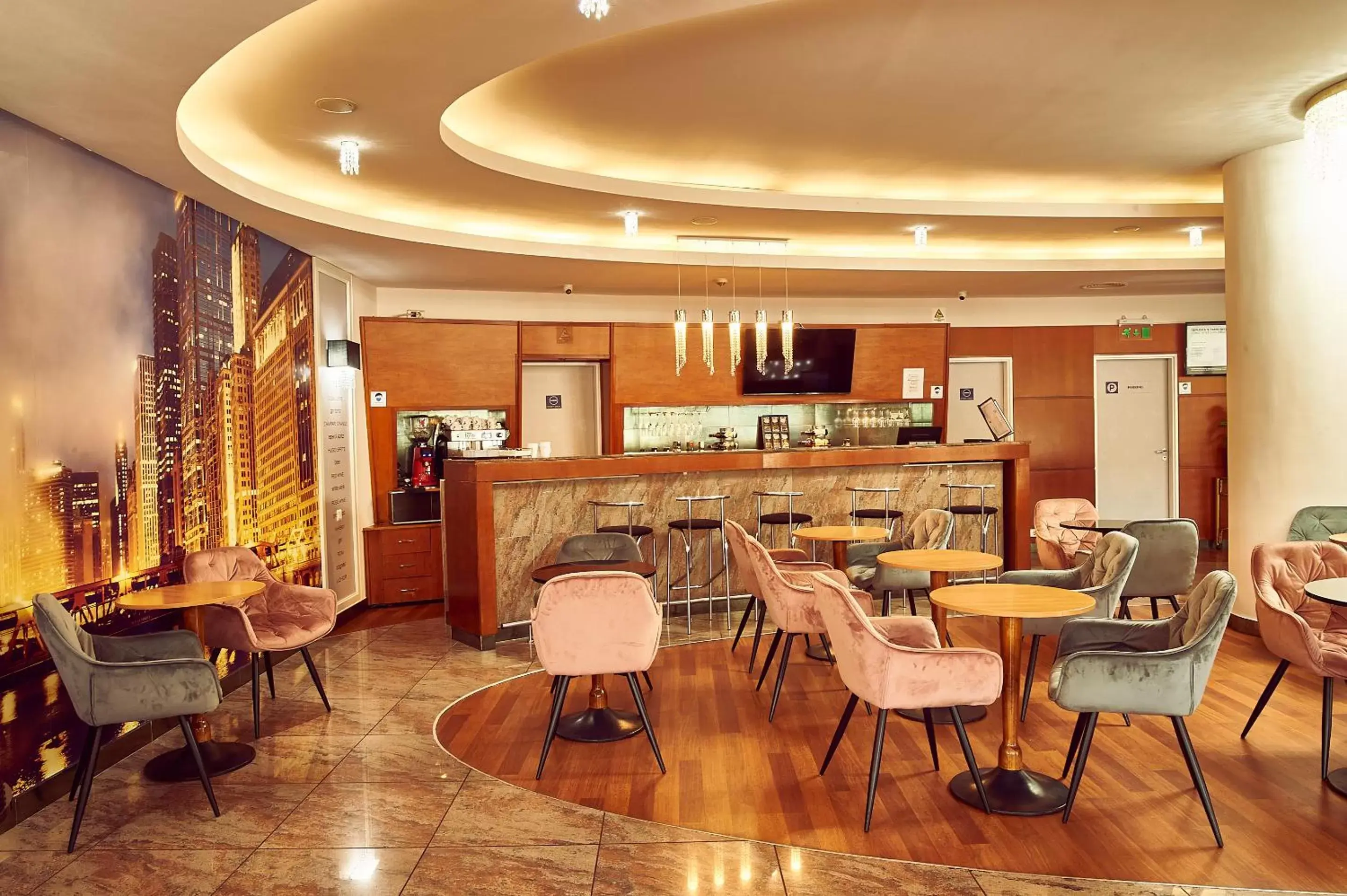 Lounge or bar, Restaurant/Places to Eat in Continental Forum Bucuresti Palatul Parlamentului