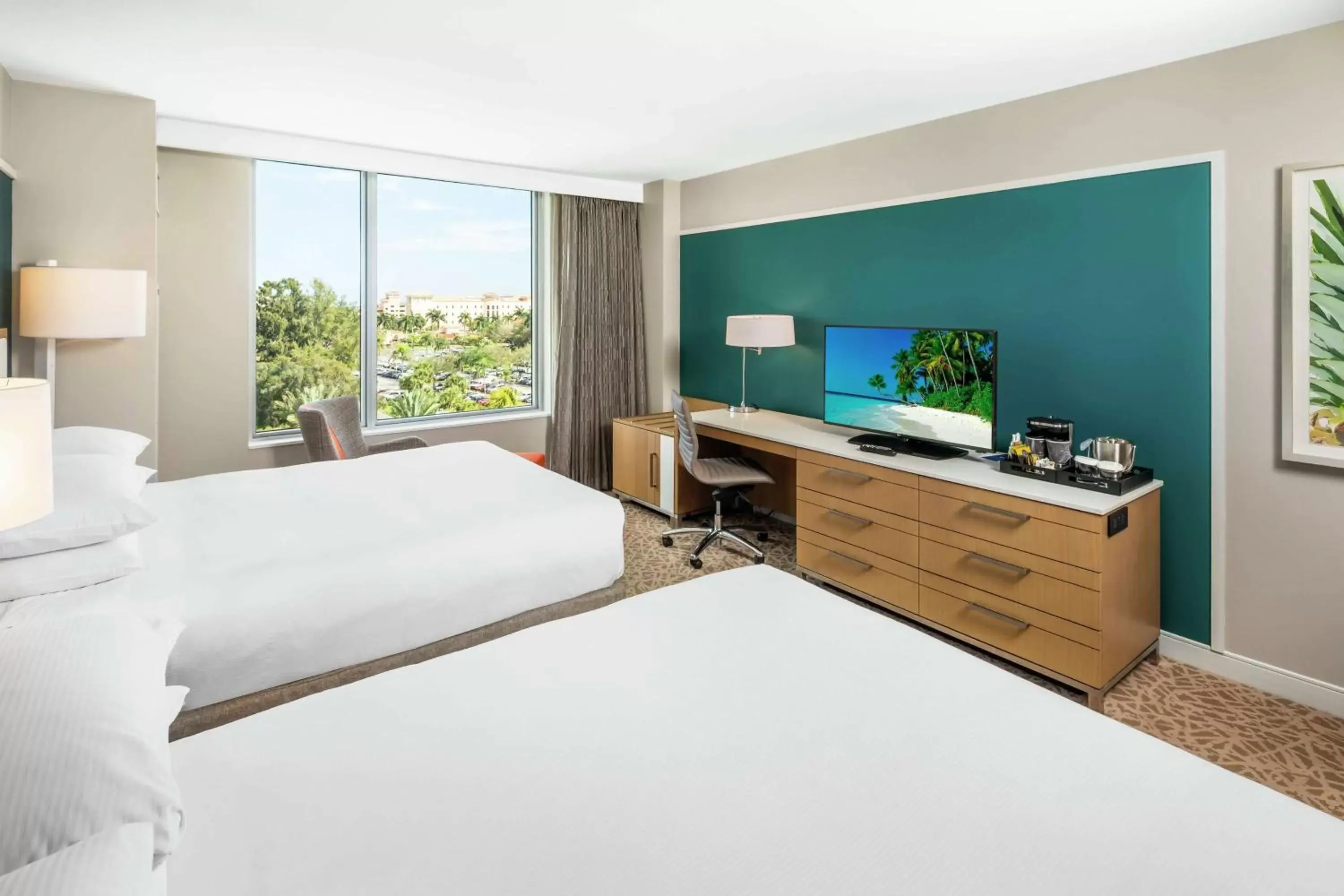 Bedroom, Bed in Hilton Miami Dadeland