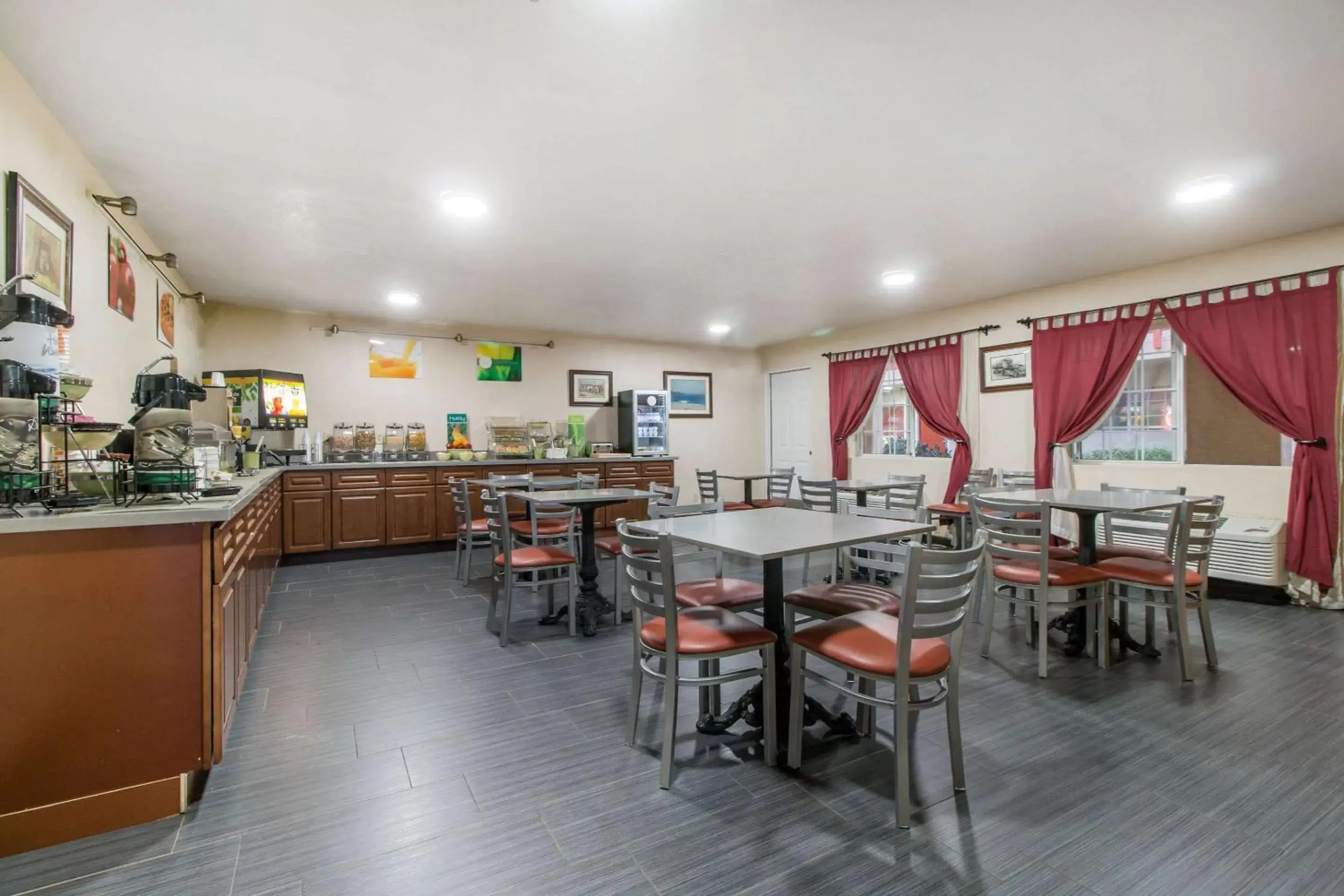 Restaurant/Places to Eat in Quality Inn & Suites Redwood Coast