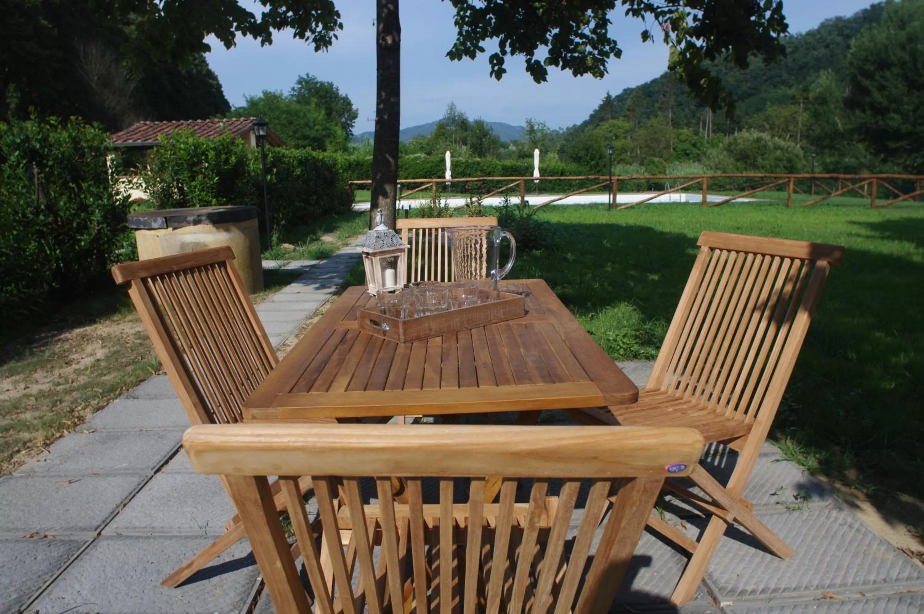 Garden in CASALE LA FATA -tipico toscano immerso nelle colline tra Lucca e Versilia, 6 appartamenti indipendenti