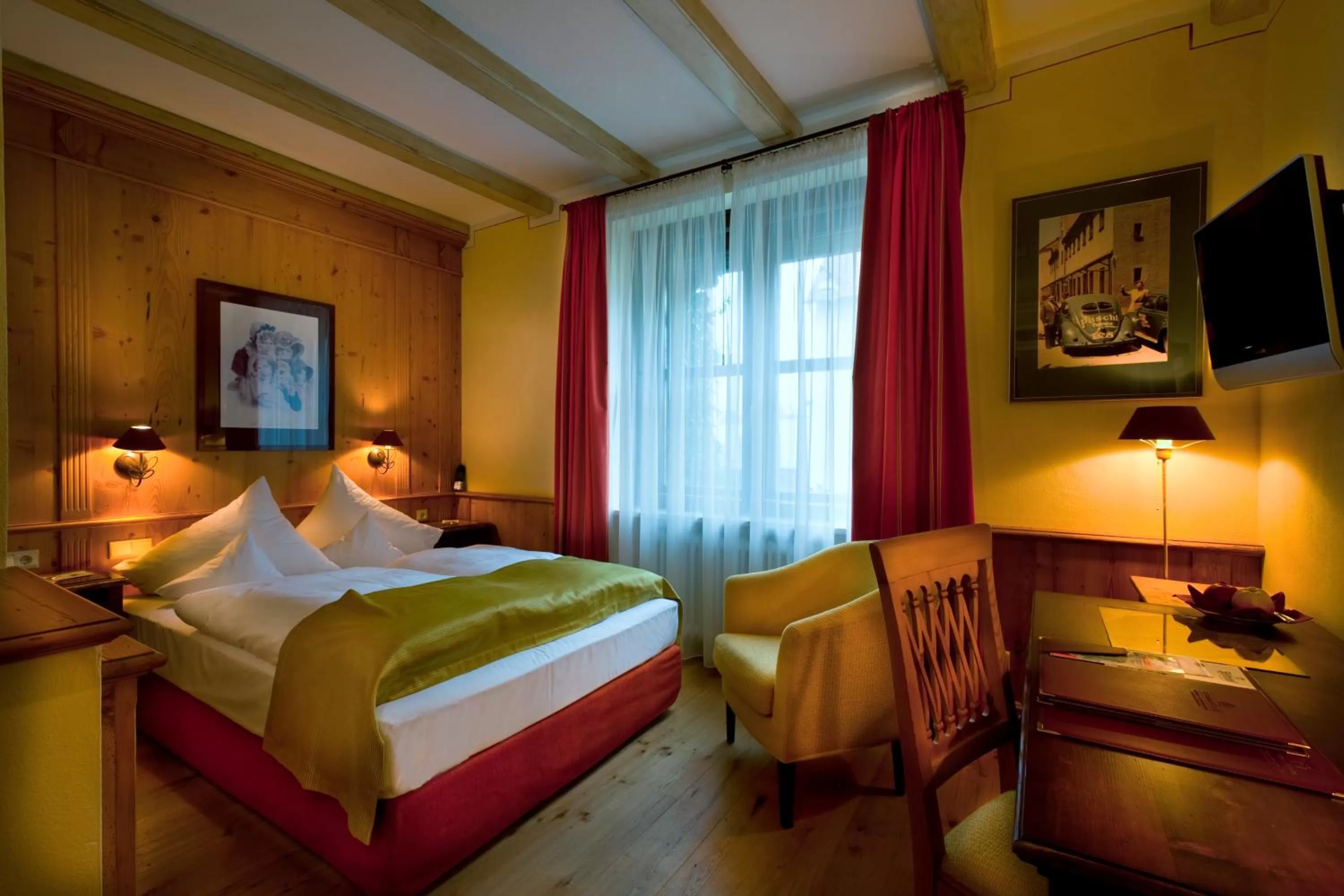 Photo of the whole room, Bed in Simones Hotel Fürstenhof