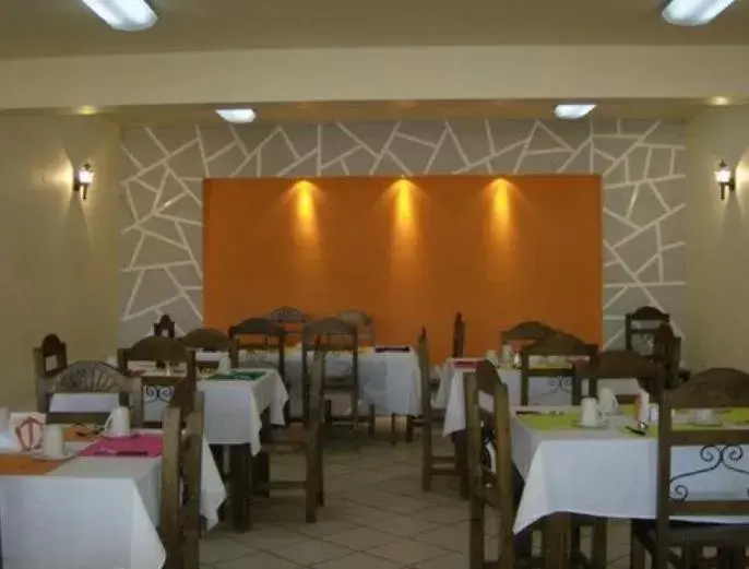 Restaurant/Places to Eat in Villa Santa Cruz Creel