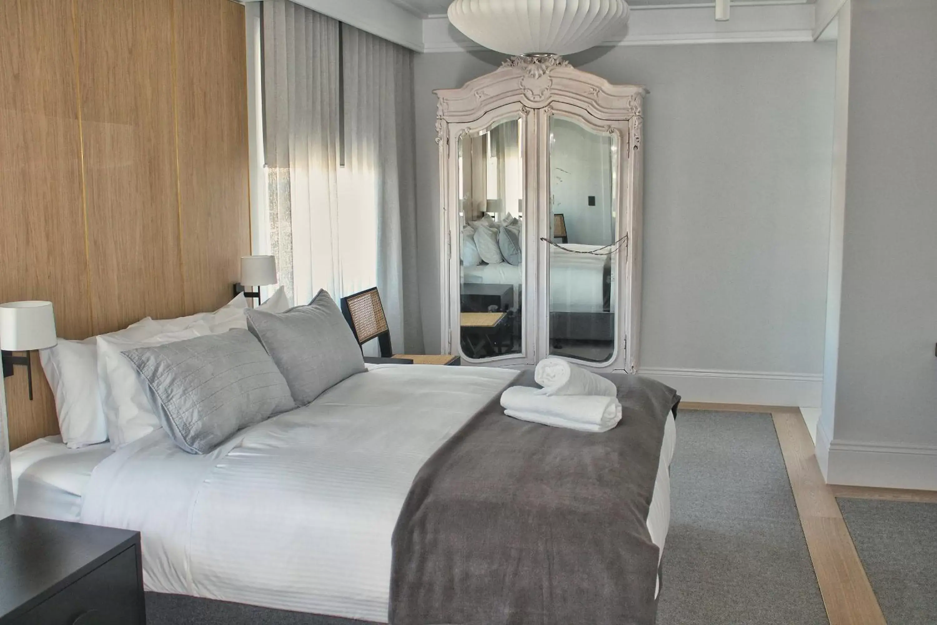 Photo of the whole room, Bed in The Bowral Hotel