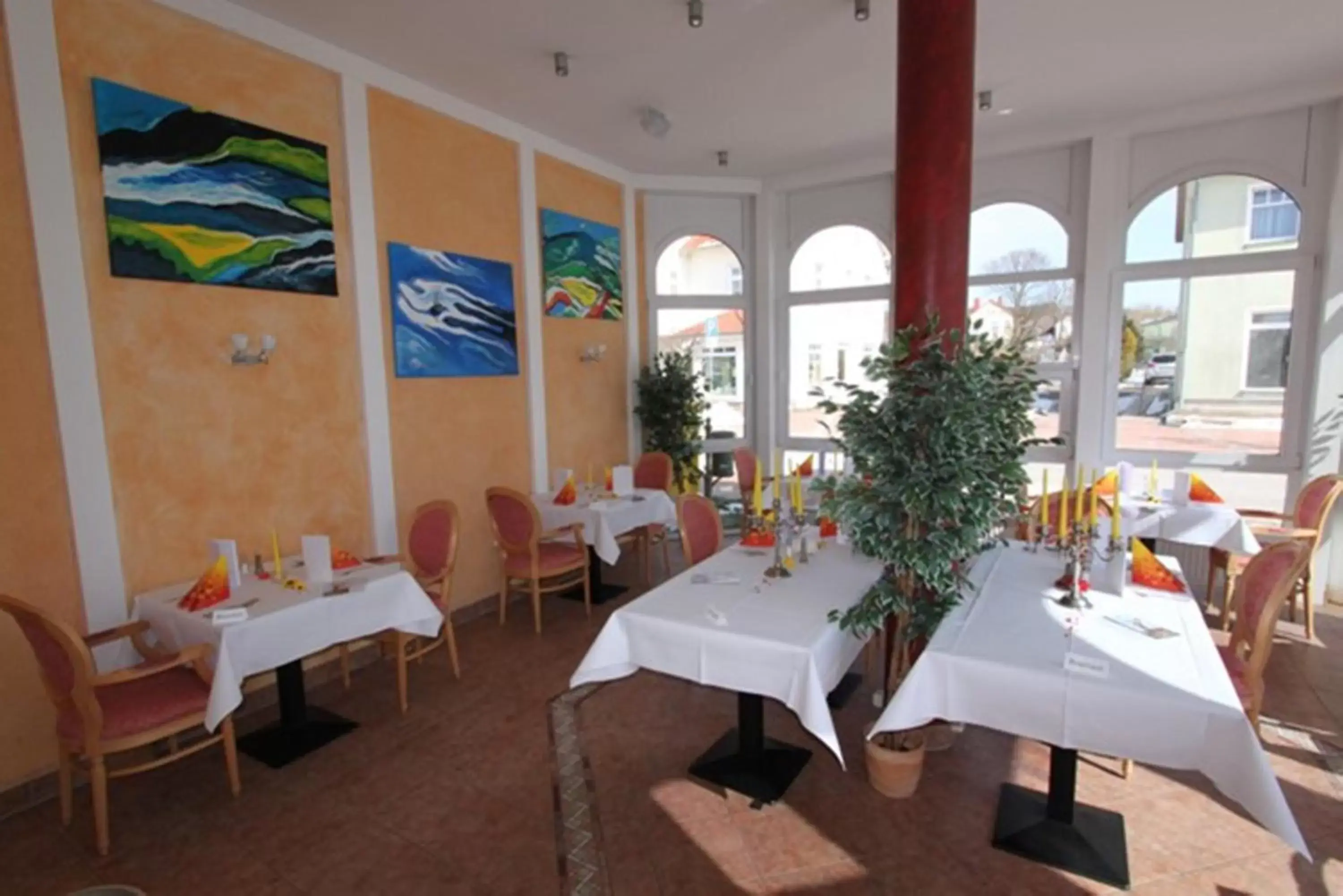 Restaurant/Places to Eat in Hotel & Restaurant Hanse Kogge