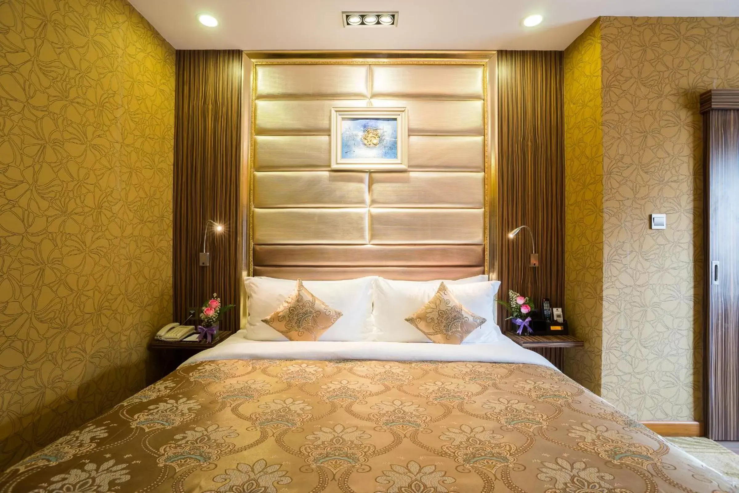 Decorative detail, Bed in Best Western Chinatown Hotel
