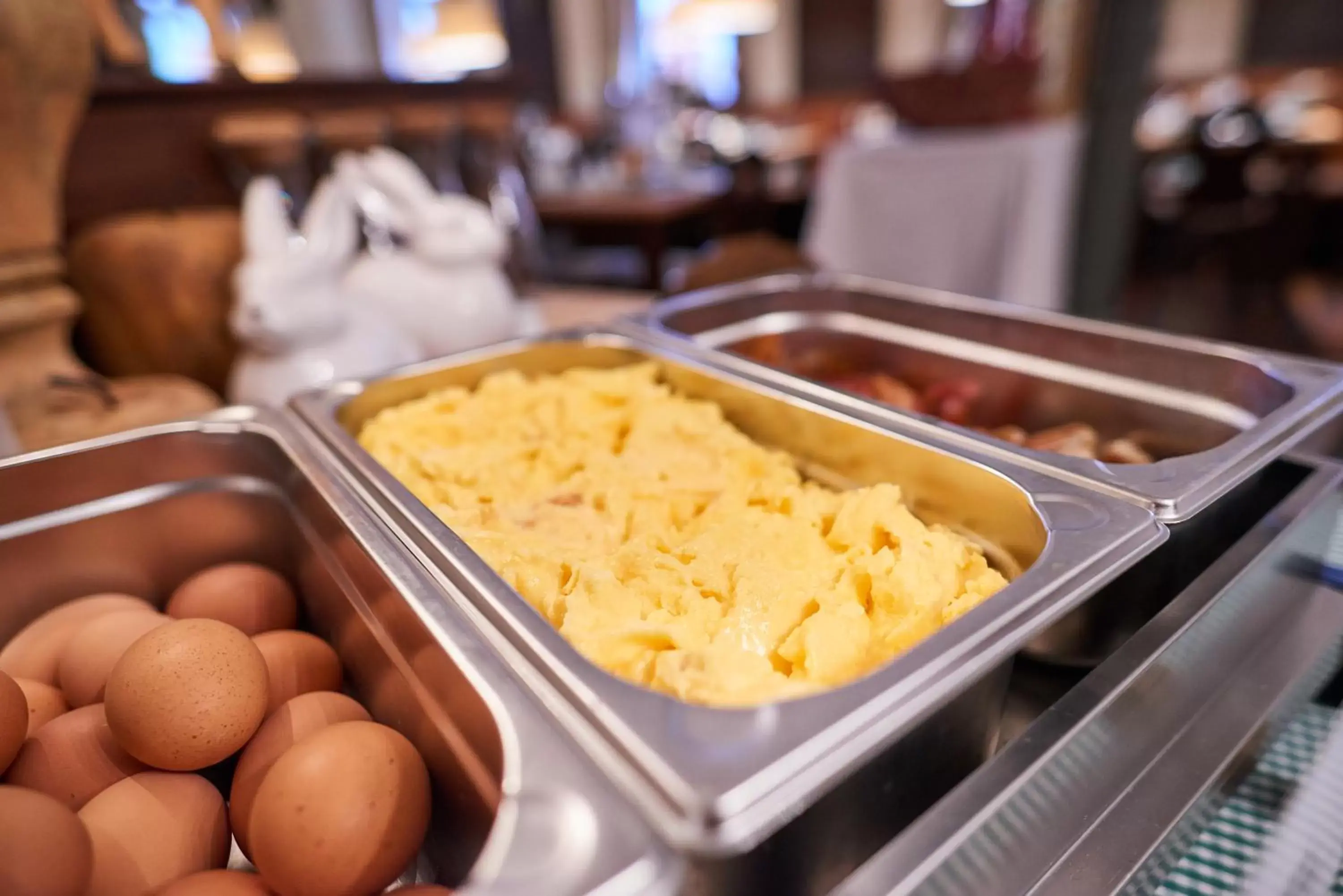 Buffet breakfast in Hotel Zur Alten Brücke