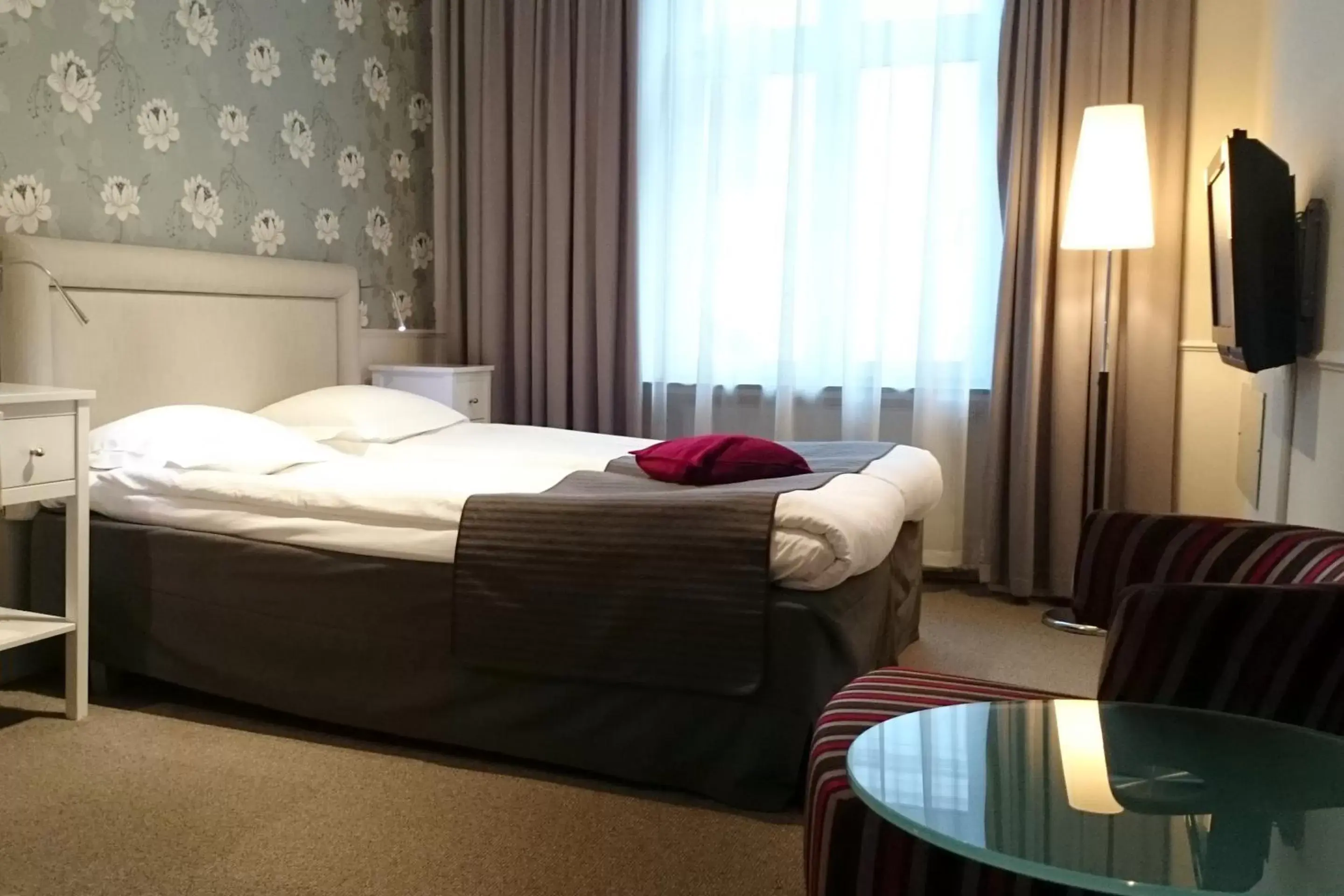 Photo of the whole room, Bed in Elite Hotel Savoy