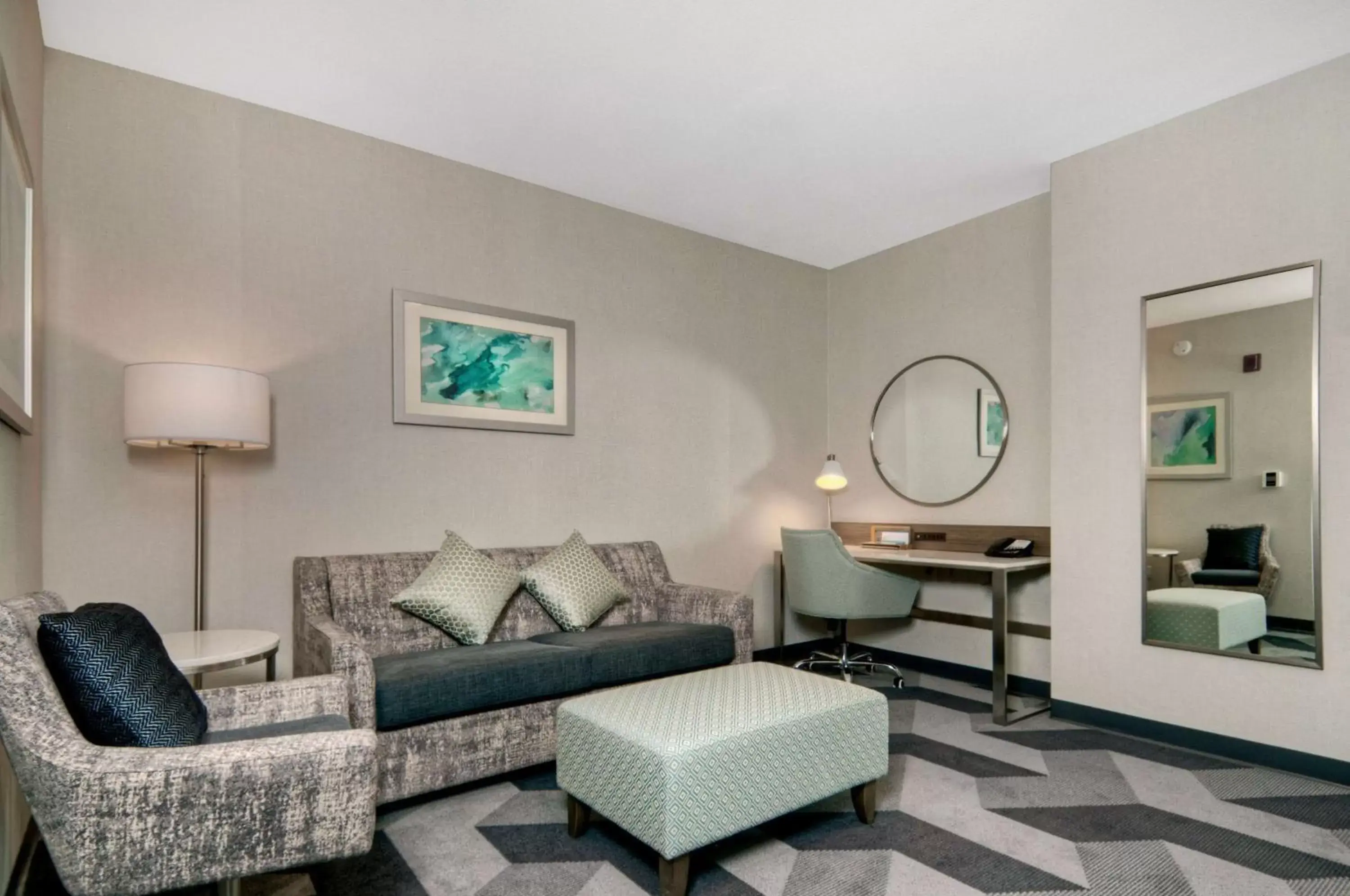 Bedroom, Seating Area in Hilton Garden Inn Livermore