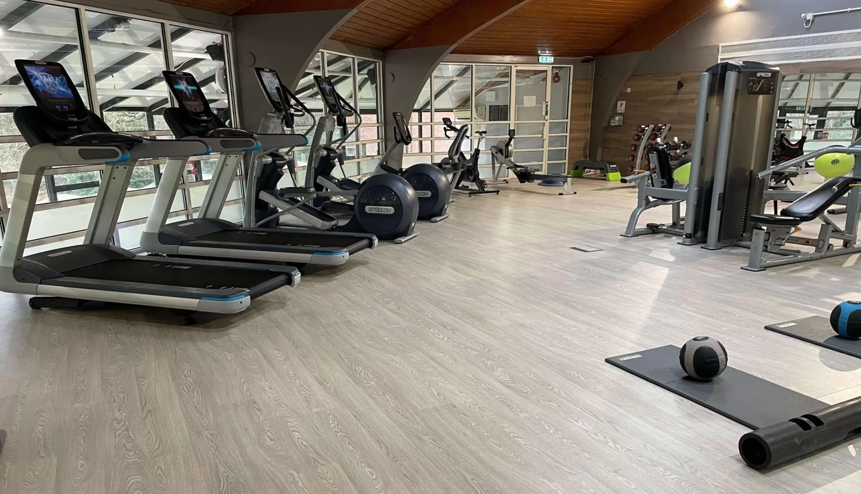 Fitness centre/facilities, Fitness Center/Facilities in Hilton Cobham