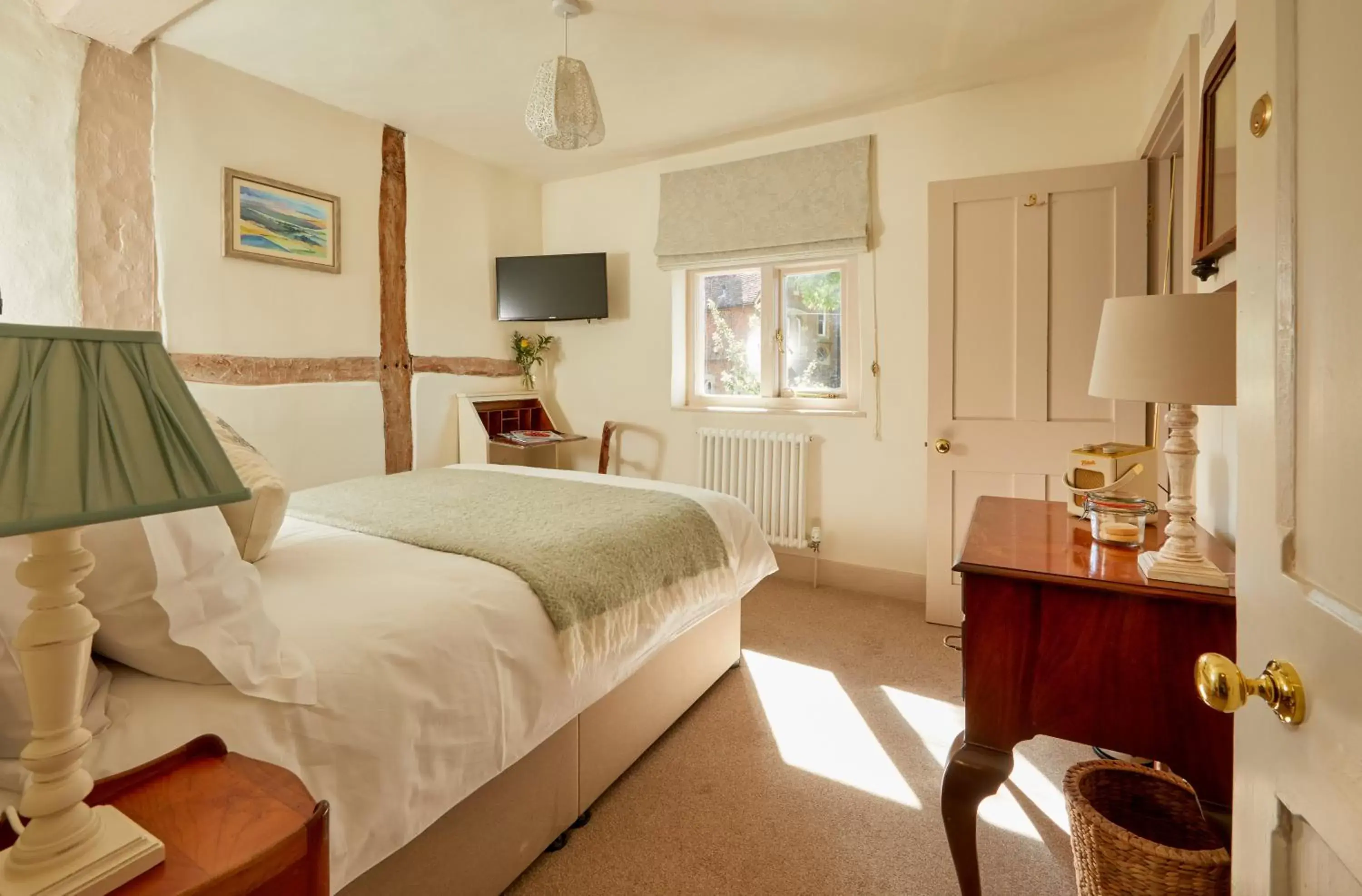 Photo of the whole room, Bed in The Greyhound Inn Photo of the whole room, Bed in The Greyhound Inn