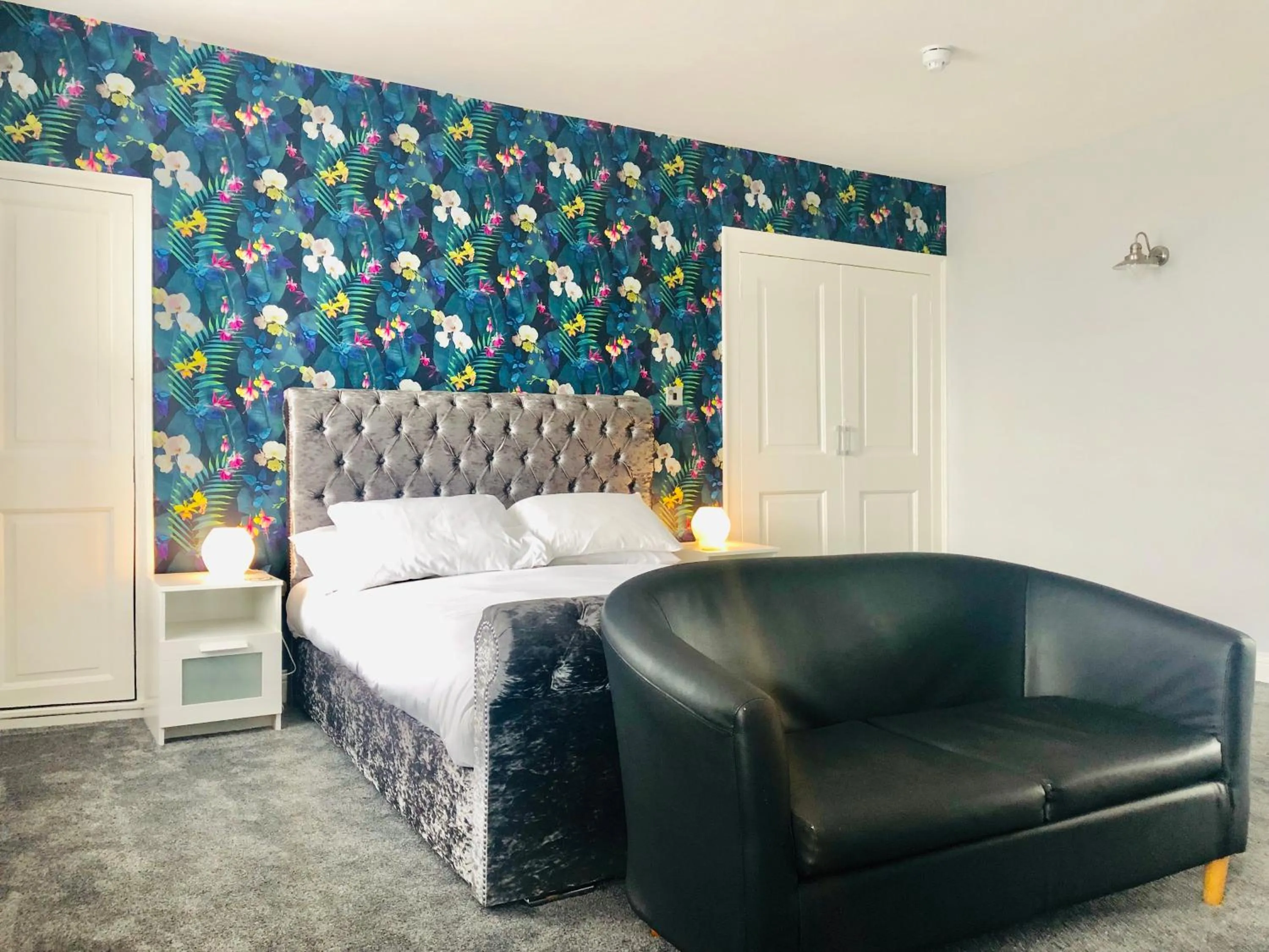 Bedroom, Bed in Hardwick Arms Hotel