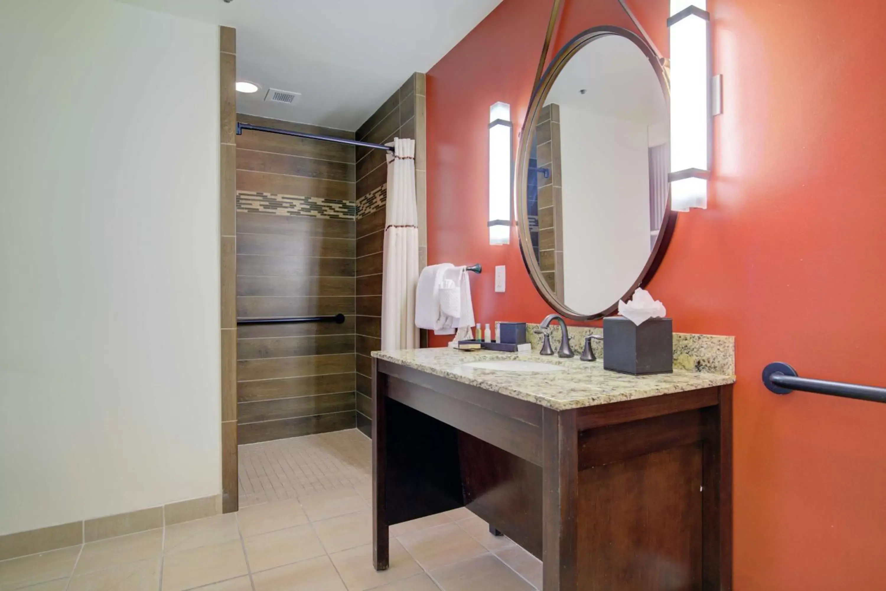 Bathroom in The Emily Morgan Hotel - A DoubleTree by Hilton