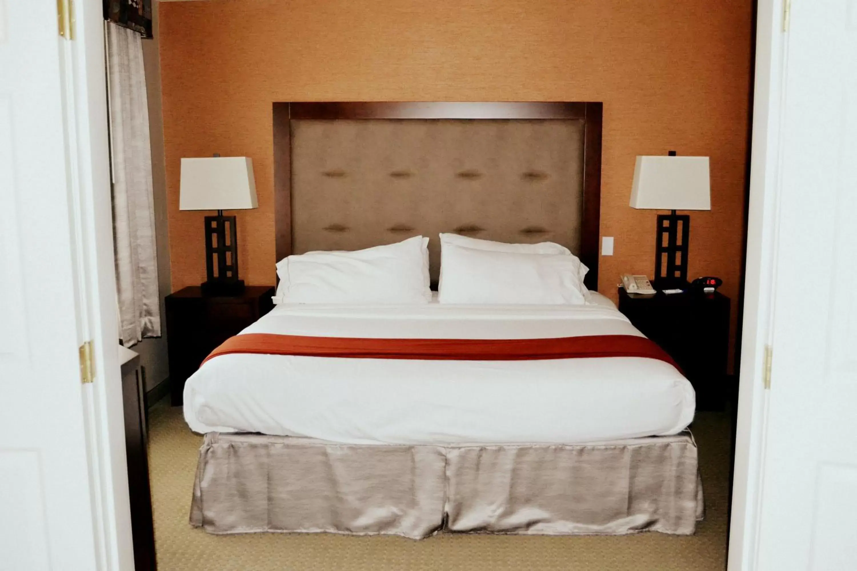 Photo of the whole room, Bed in Holiday Inn Express & Suites Bozeman West, an IHG Hotel