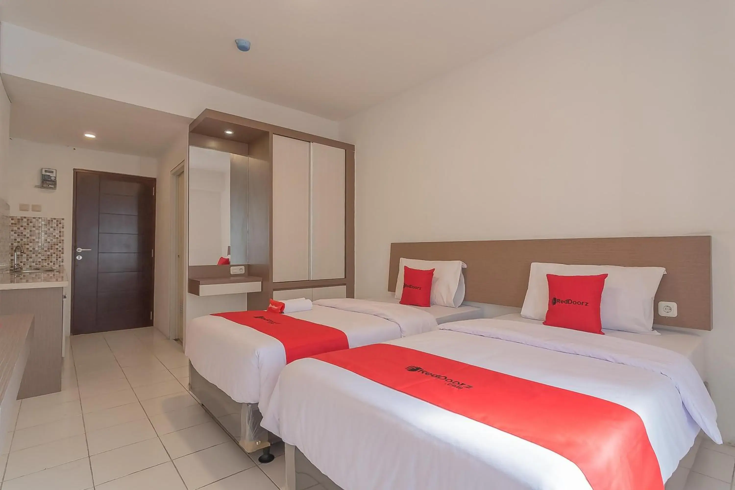 Bed in RedDoorz Apartment @ Emerald Towers Bandung