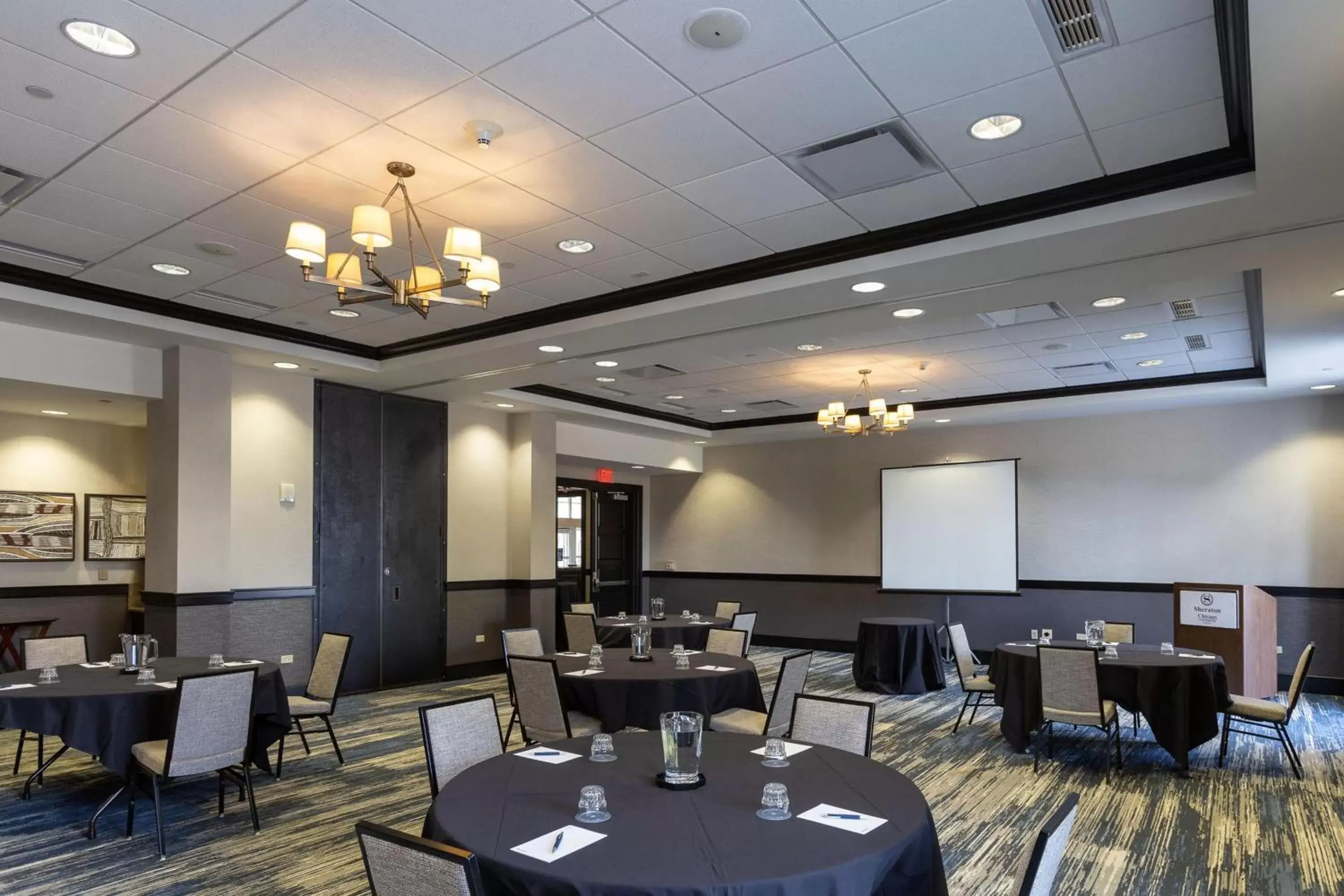 Meeting/conference room in Sheraton Chicago Northbrook