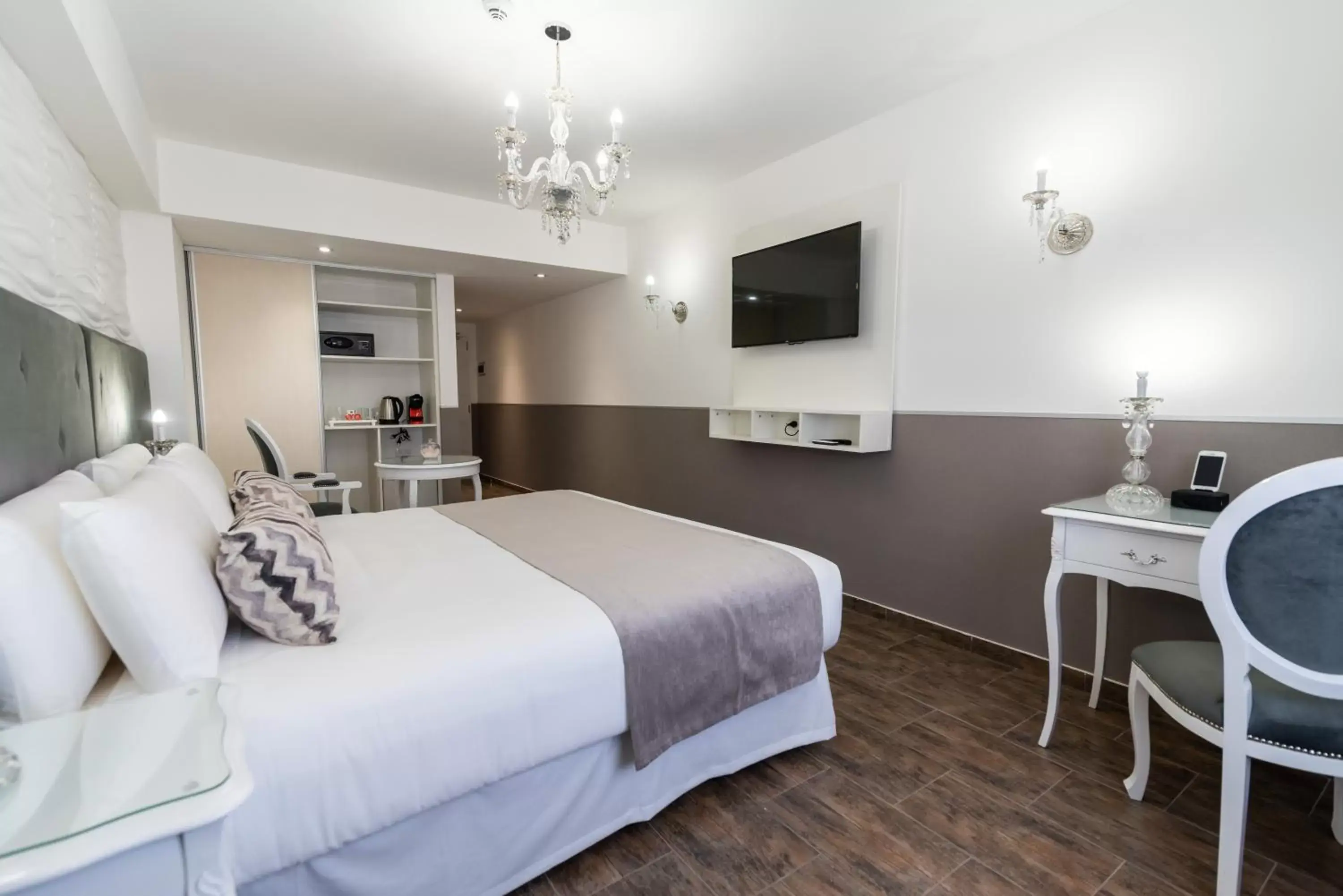 Photo of the whole room, Bed in Ker San Telmo Hotel Photo of the whole room, Bed in Ker San Telmo Hotel