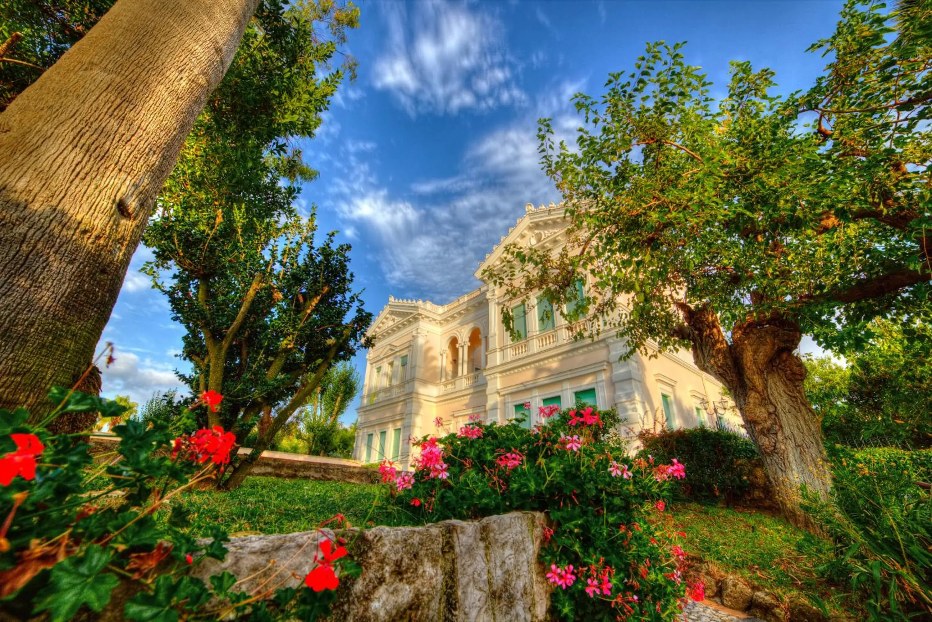 Facade/entrance, Property Building in Villa Irlanda Grand Hotel