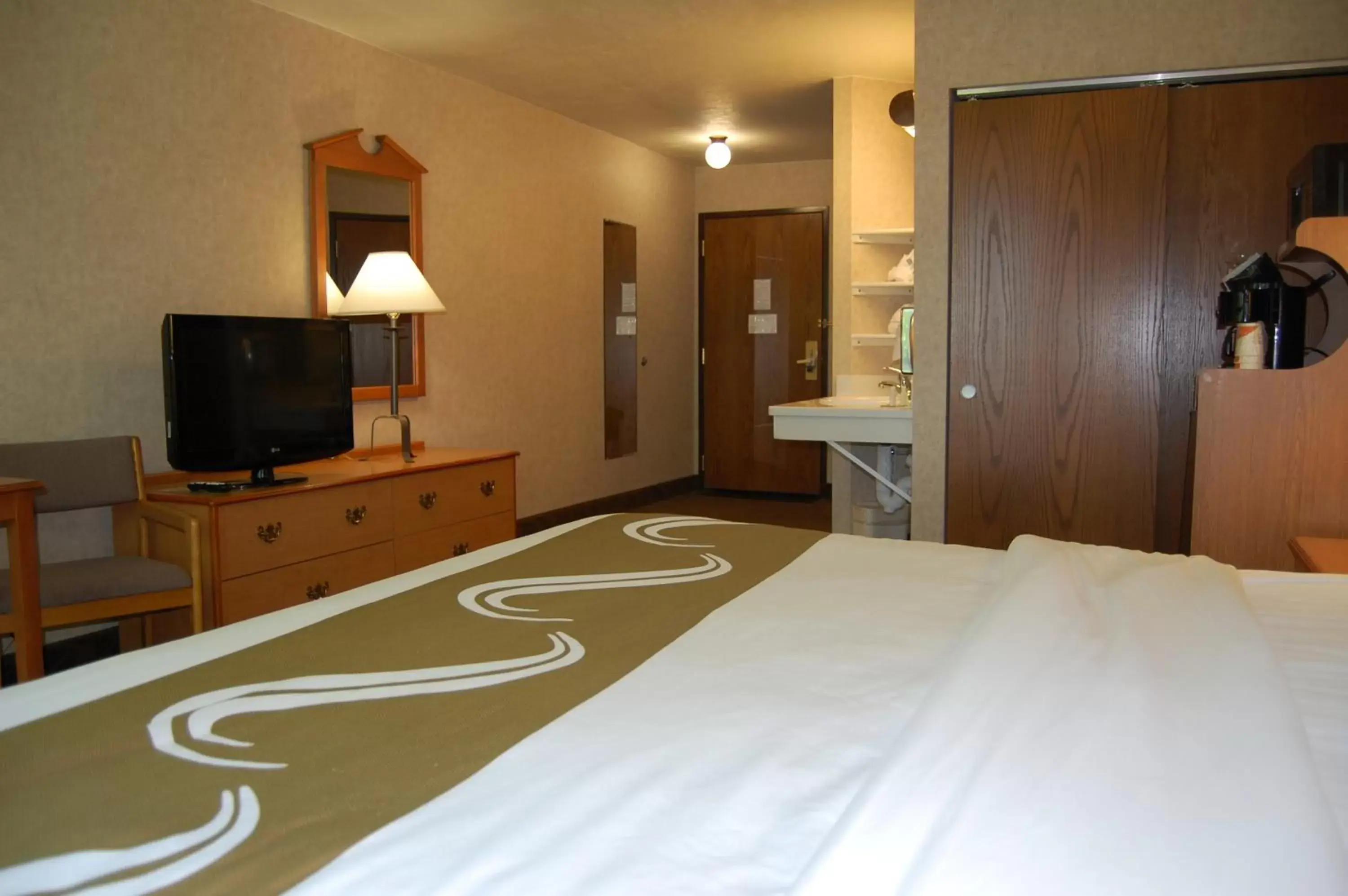 Bed in Quality Inn Homestead Park Billings