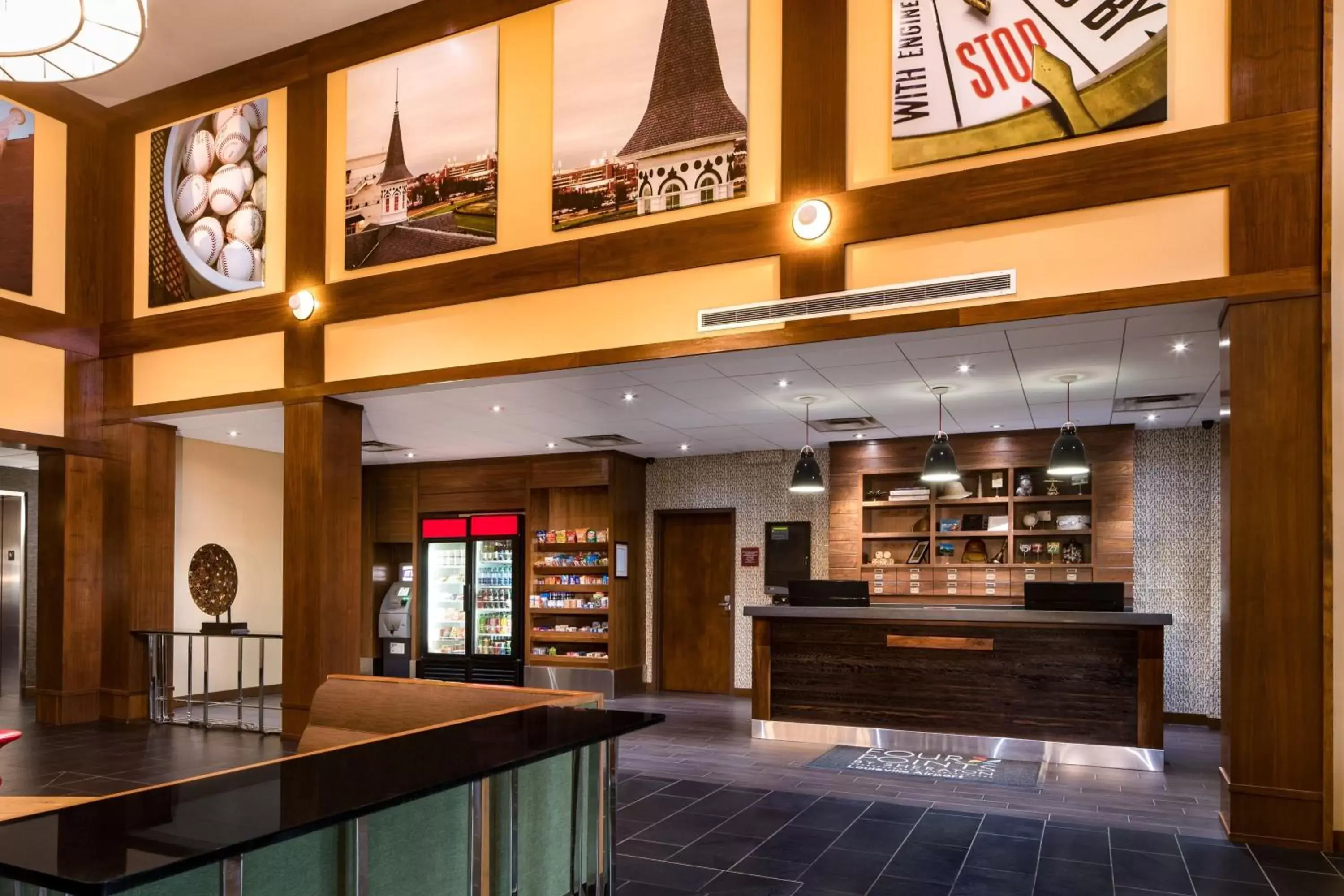 Lobby or reception in Four Points by Sheraton Louisville Airport