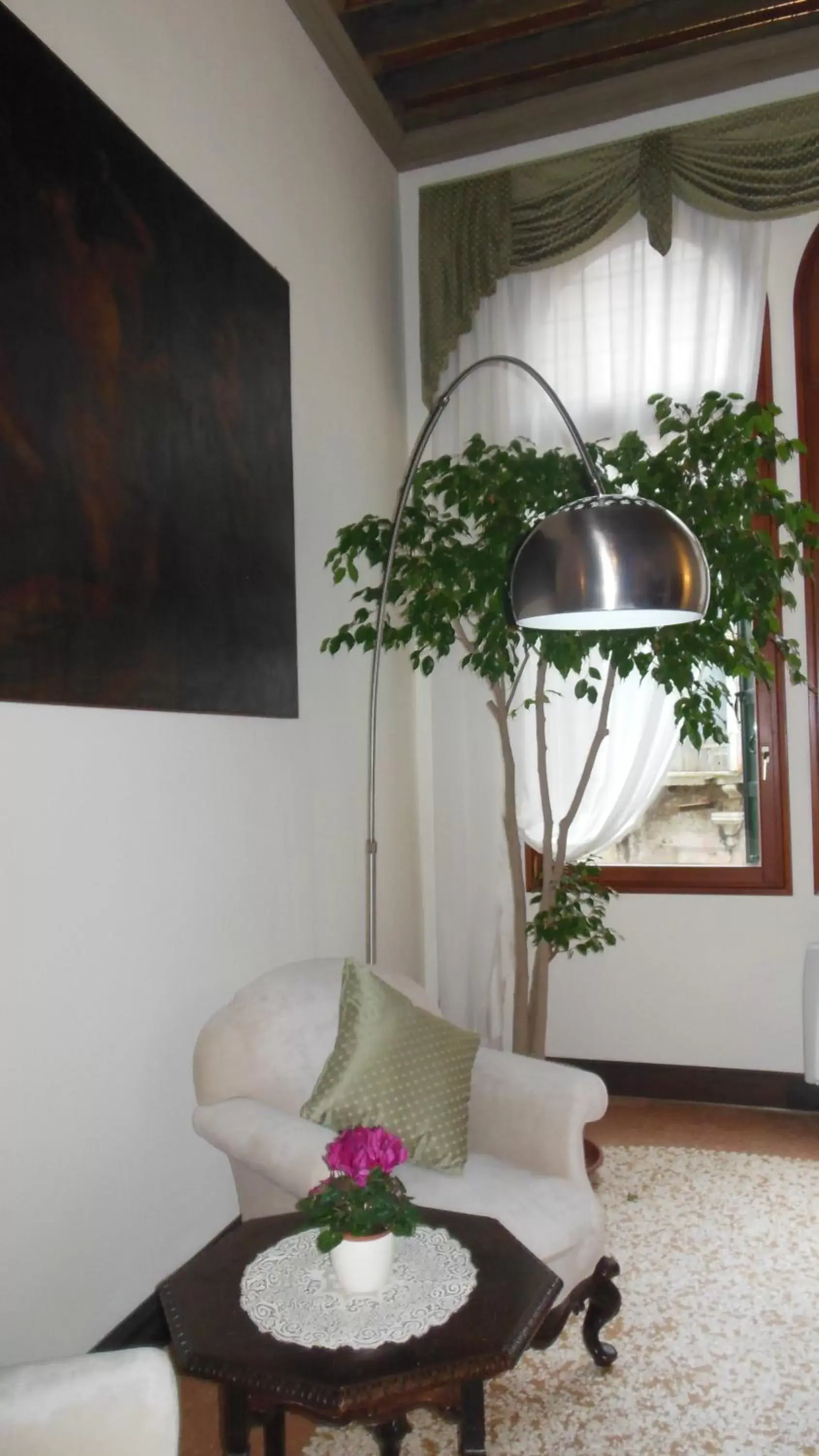 Seating area in Hotel Sant'Antonin