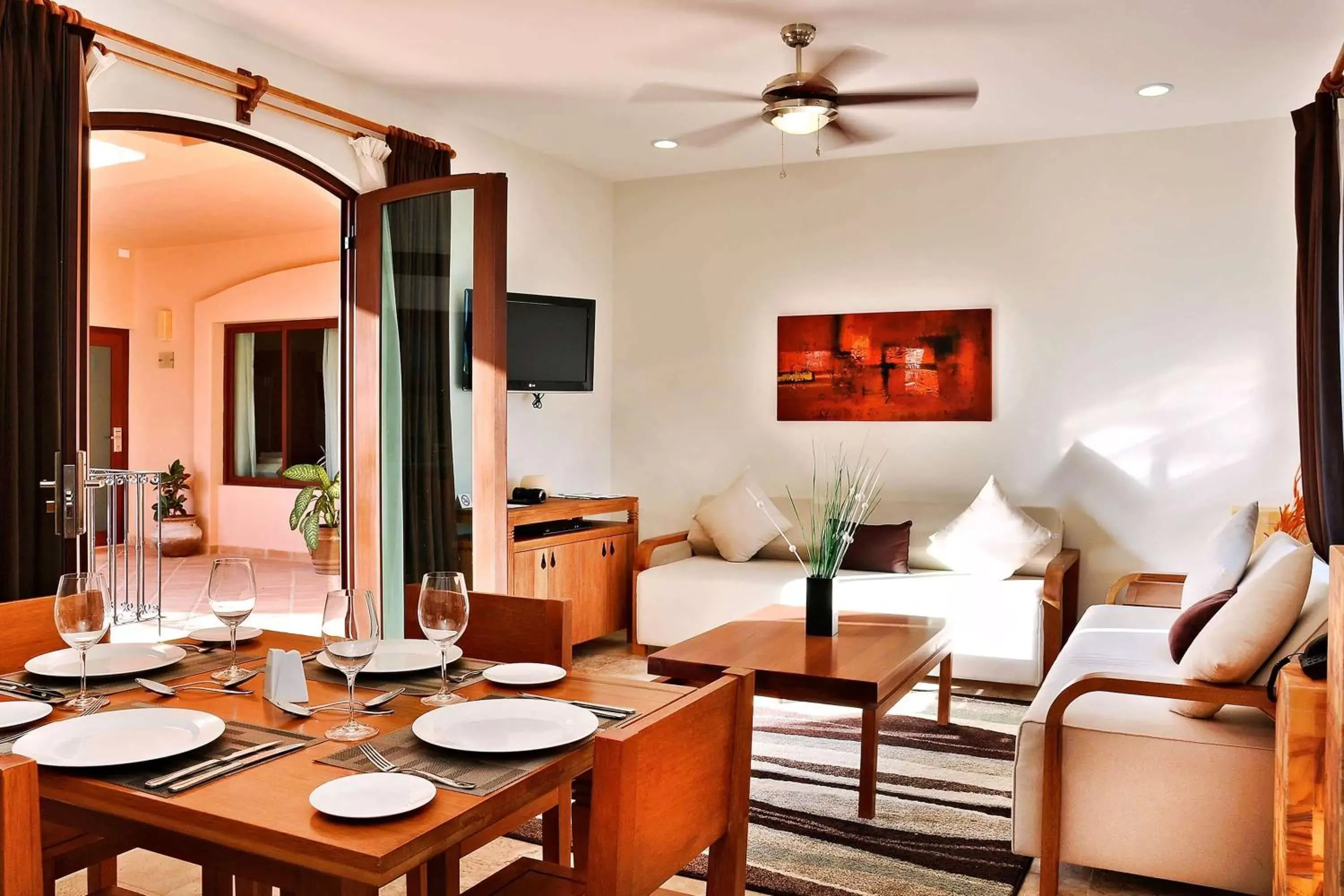 Bedroom, Dining Area in Acanto Hotel Playa del Carmen, Trademark Collection by Wyndham