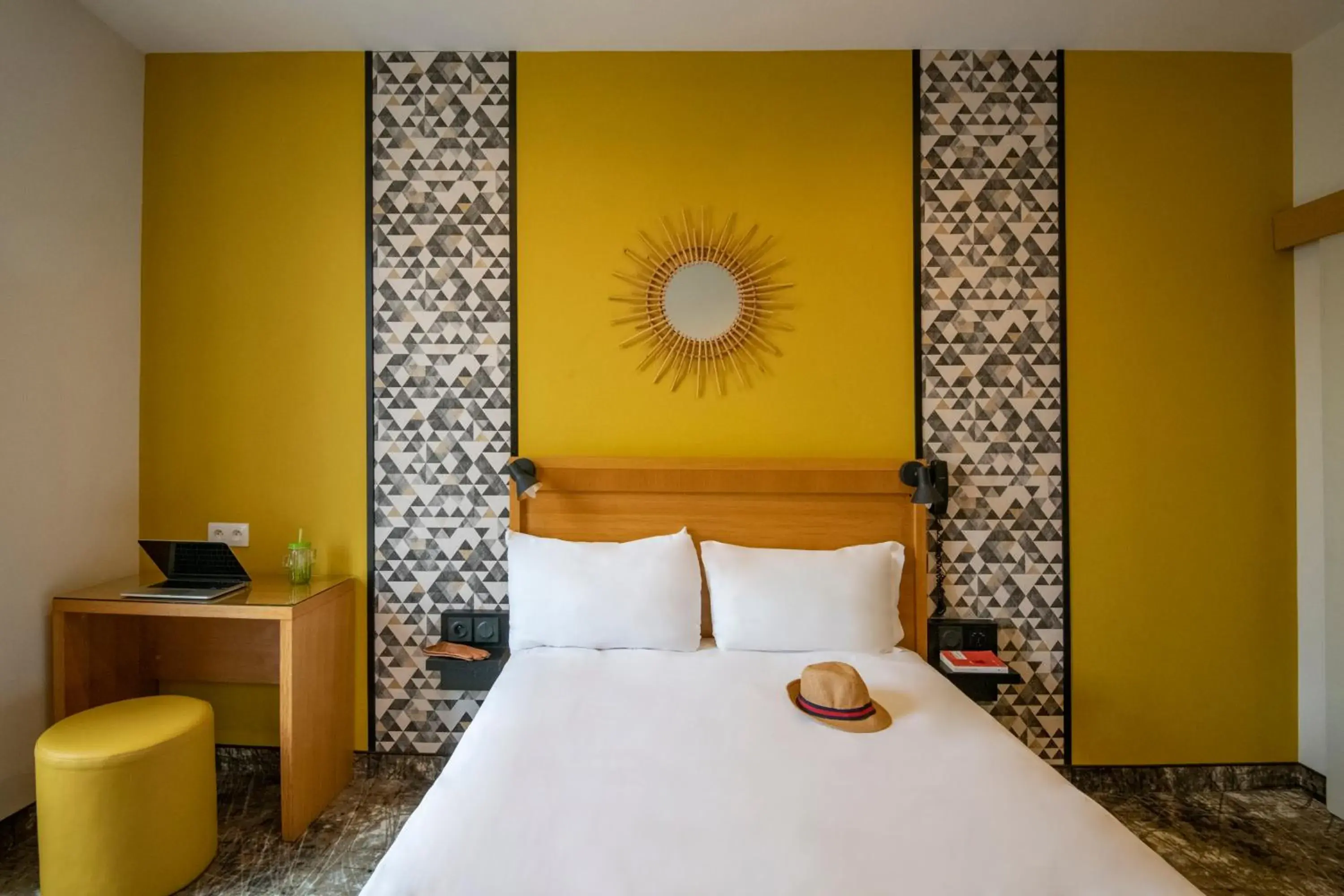 Bedroom, Bed in Hotel D'Ostende