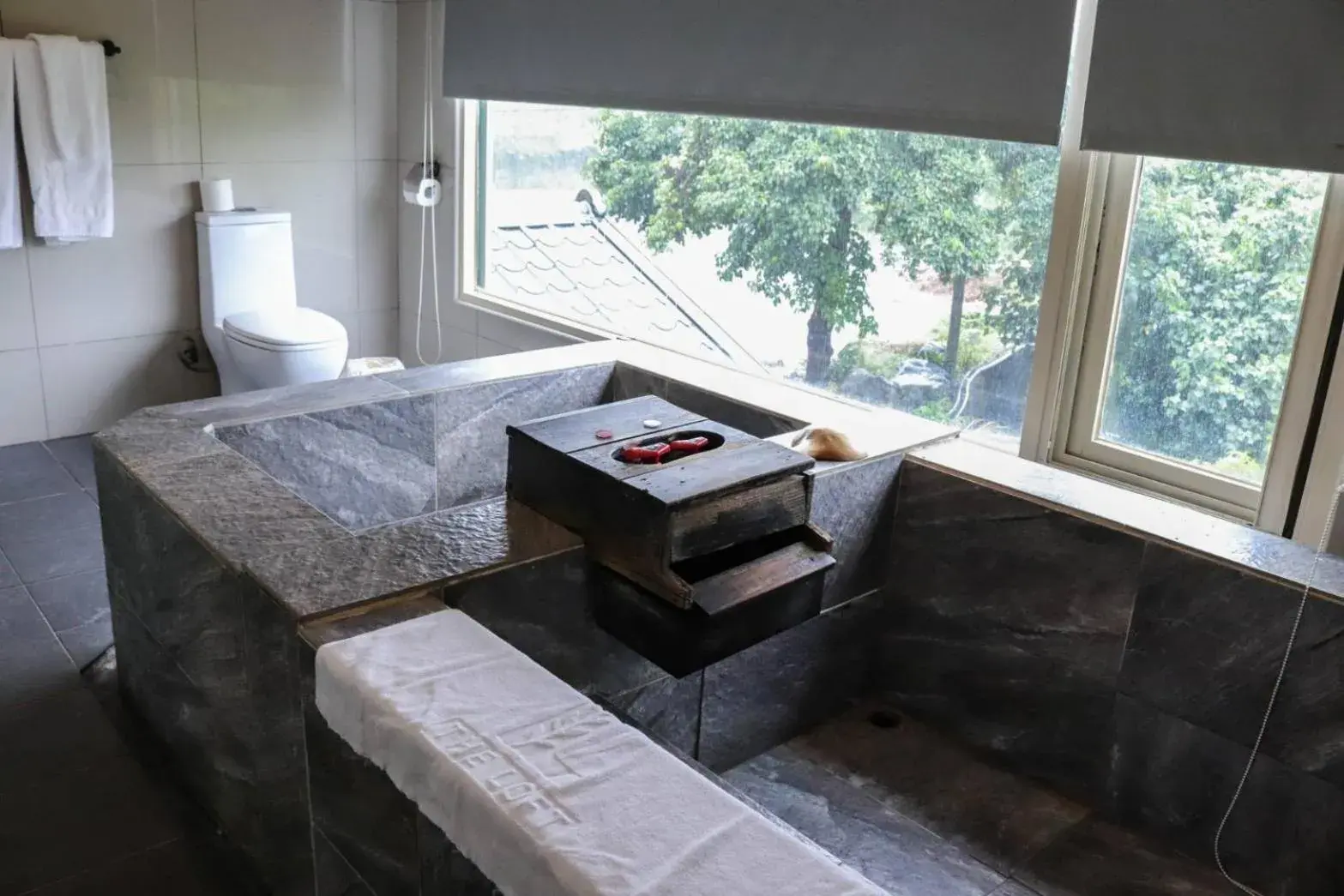 Bath in The Loft Seaside Suites